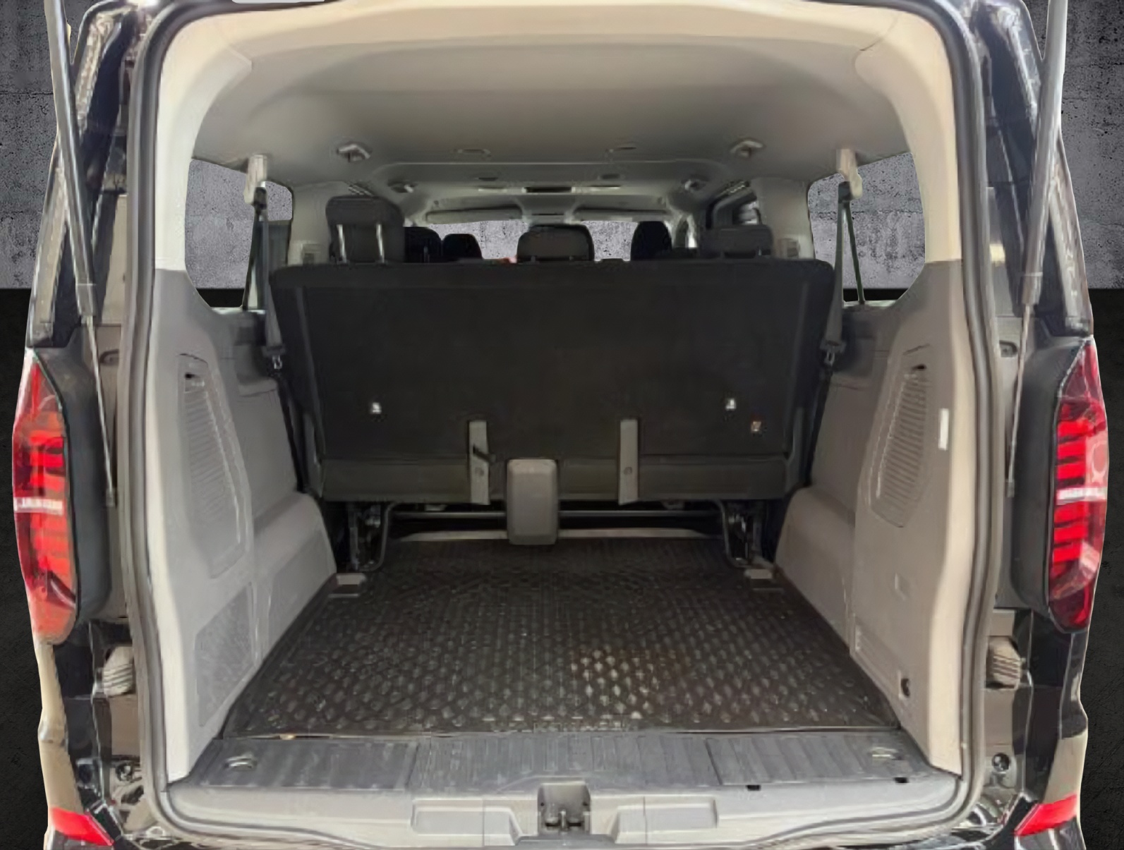 VW Caravelle 2.0 TDI Life LWB 4 Motion Aut 8 *CH-FZG / 5 Jahre Garantie*-image-12