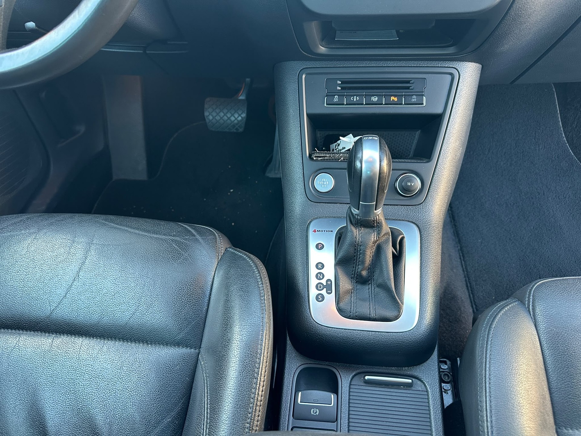 VW Tiguan 2.0 TDI BMT R-Line Design 4Motion DSG-image-7