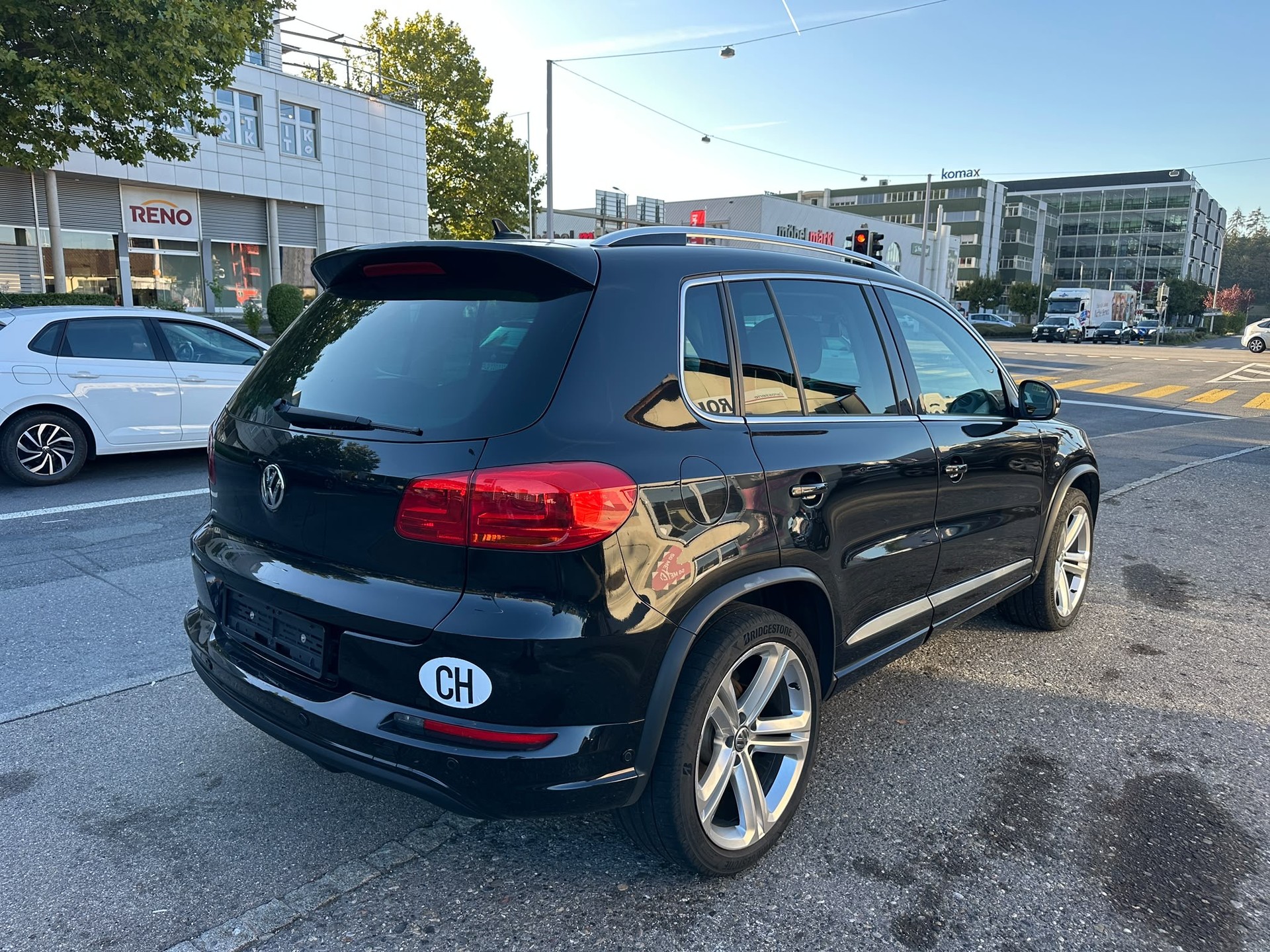 VW Tiguan 2.0 TDI BMT R-Line Design 4Motion DSG-image-4