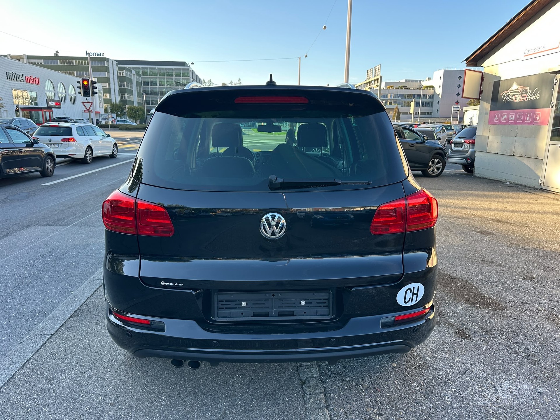 VW Tiguan 2.0 TDI BMT R-Line Design 4Motion DSG-image-5