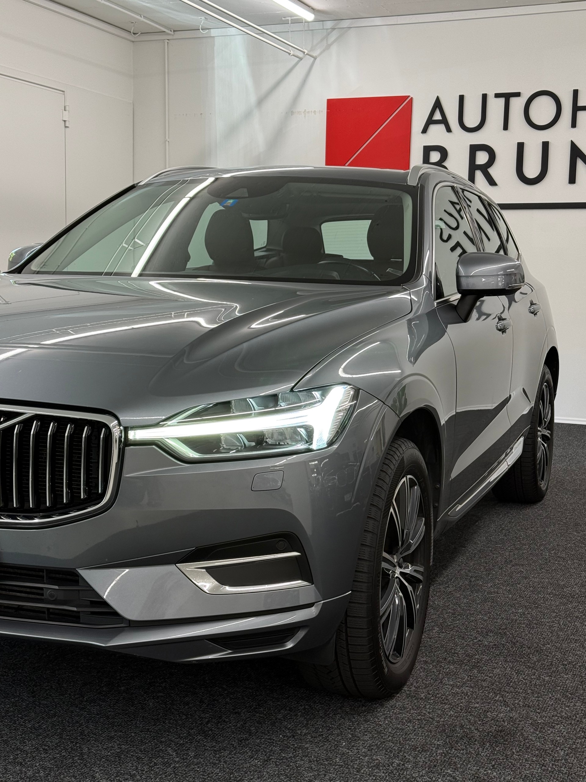 VOLVO XC60 T5 AWD Inscription Geartronic-image-3
