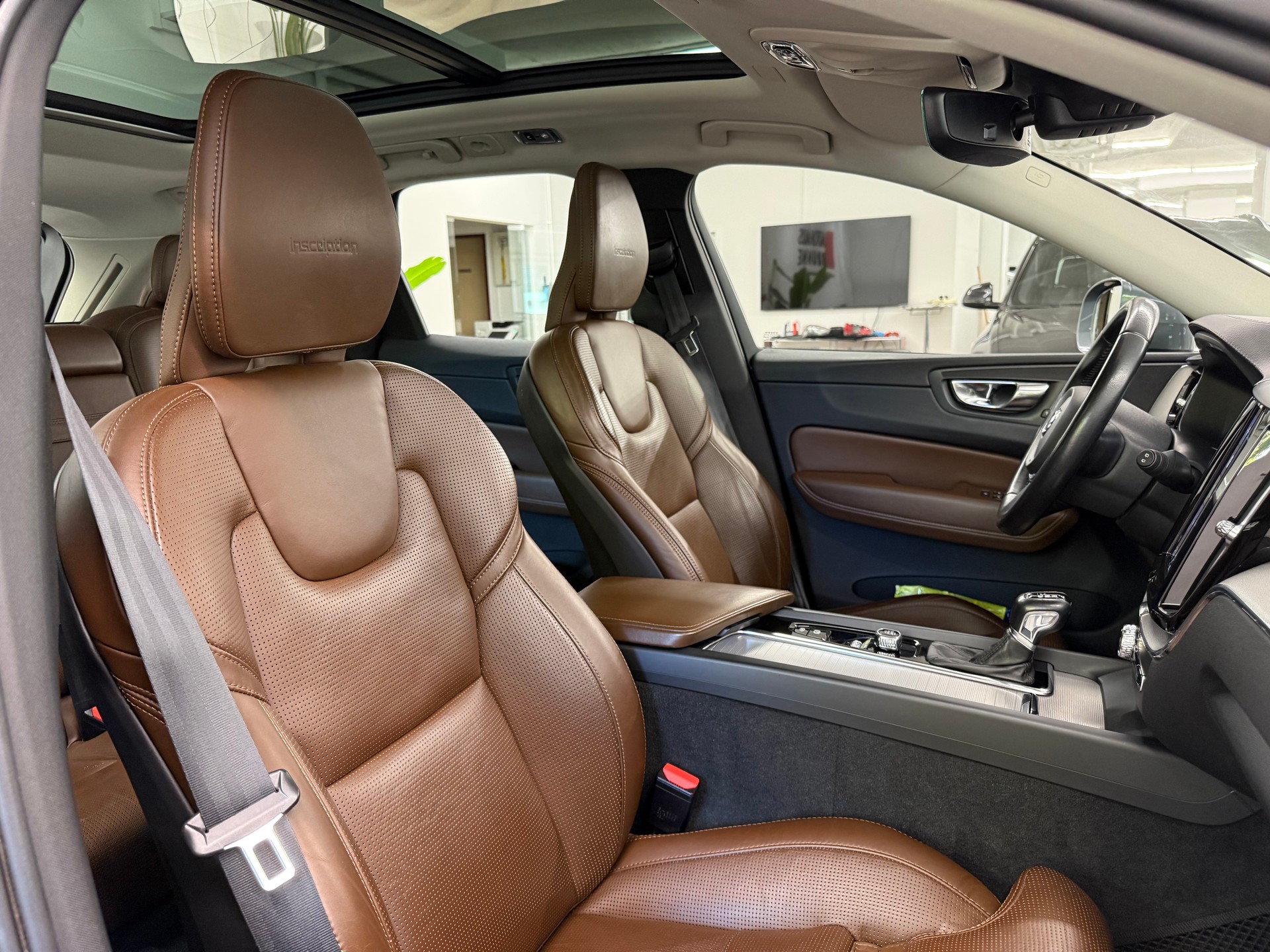 VOLVO XC60 T5 AWD Inscription Geartronic-image-23