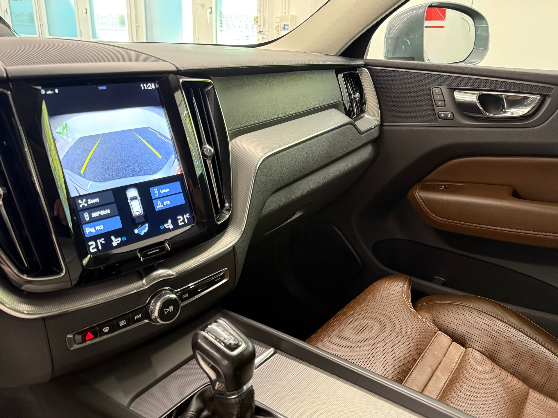 VOLVO XC60 T5 AWD Inscription Geartronic-image-17