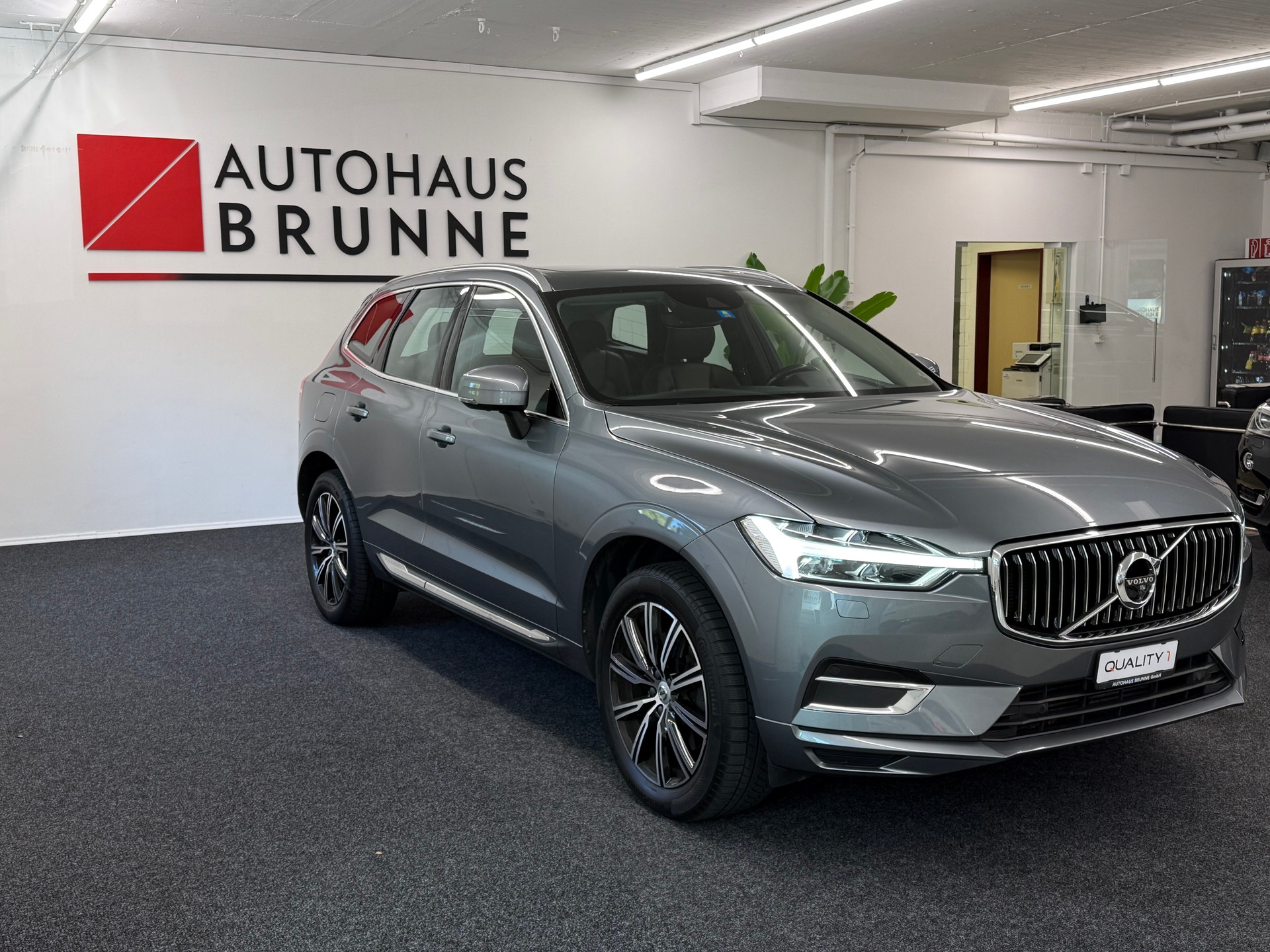 VOLVO XC60 T5 AWD Inscription Geartronic-image-2