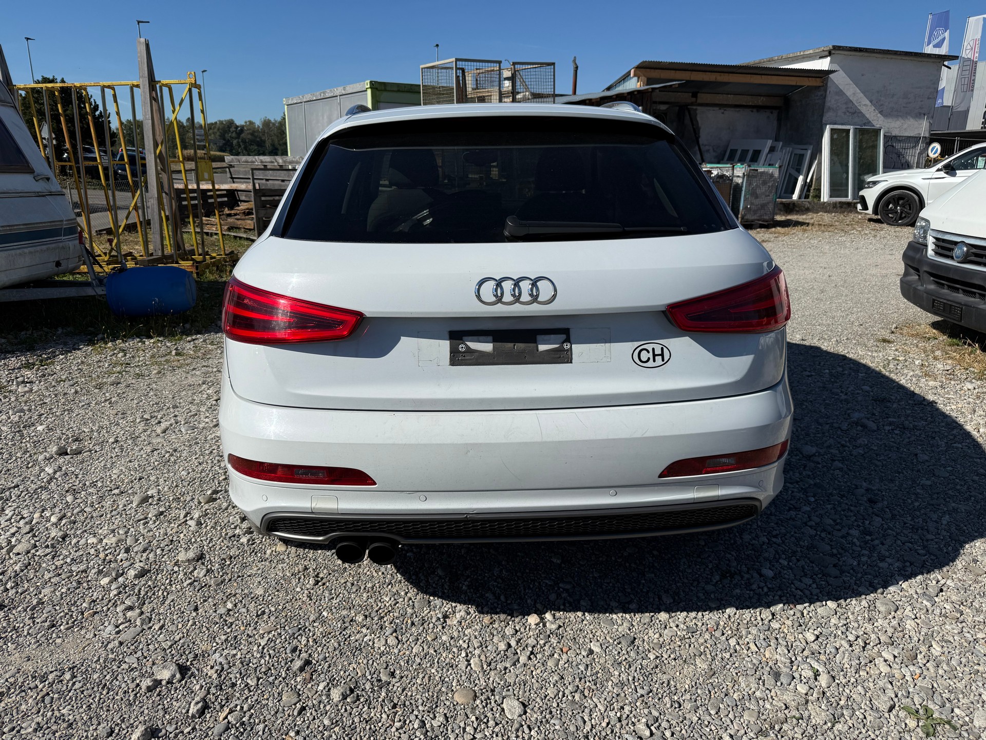 AUDI Q3 2.0 TFSI quattro S-tronic-image-3