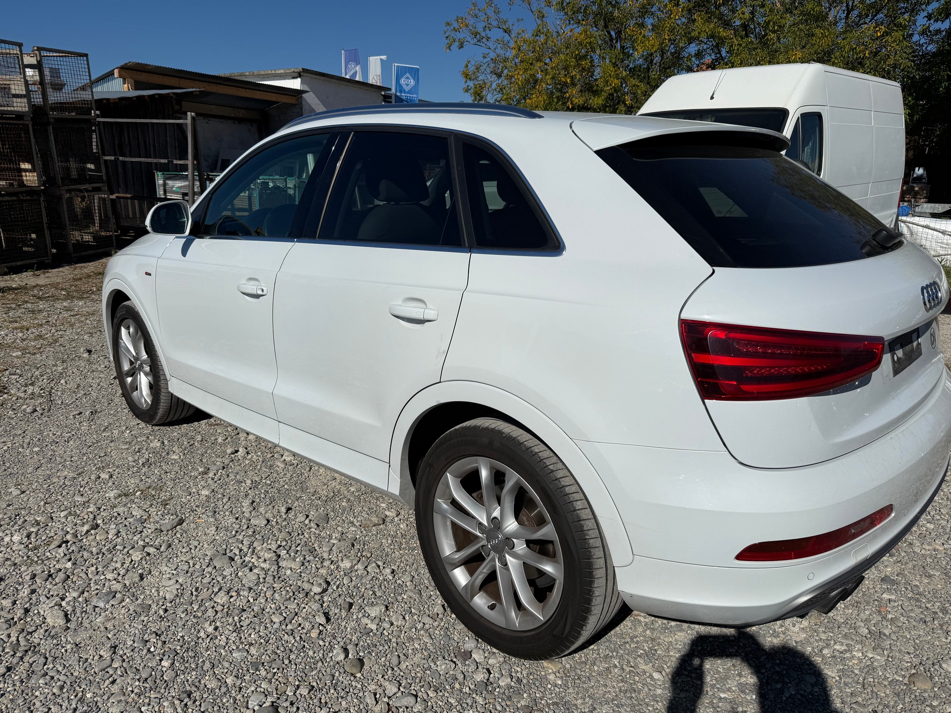 AUDI Q3 2.0 TFSI quattro S-tronic-image-2