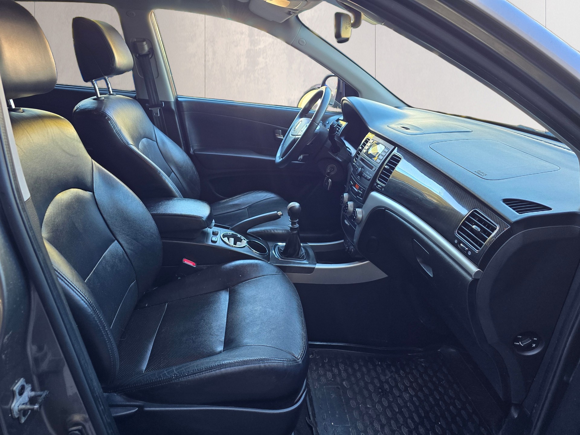 KGM-SsangYong Korando 2.0i Quartz 4WD-image-11