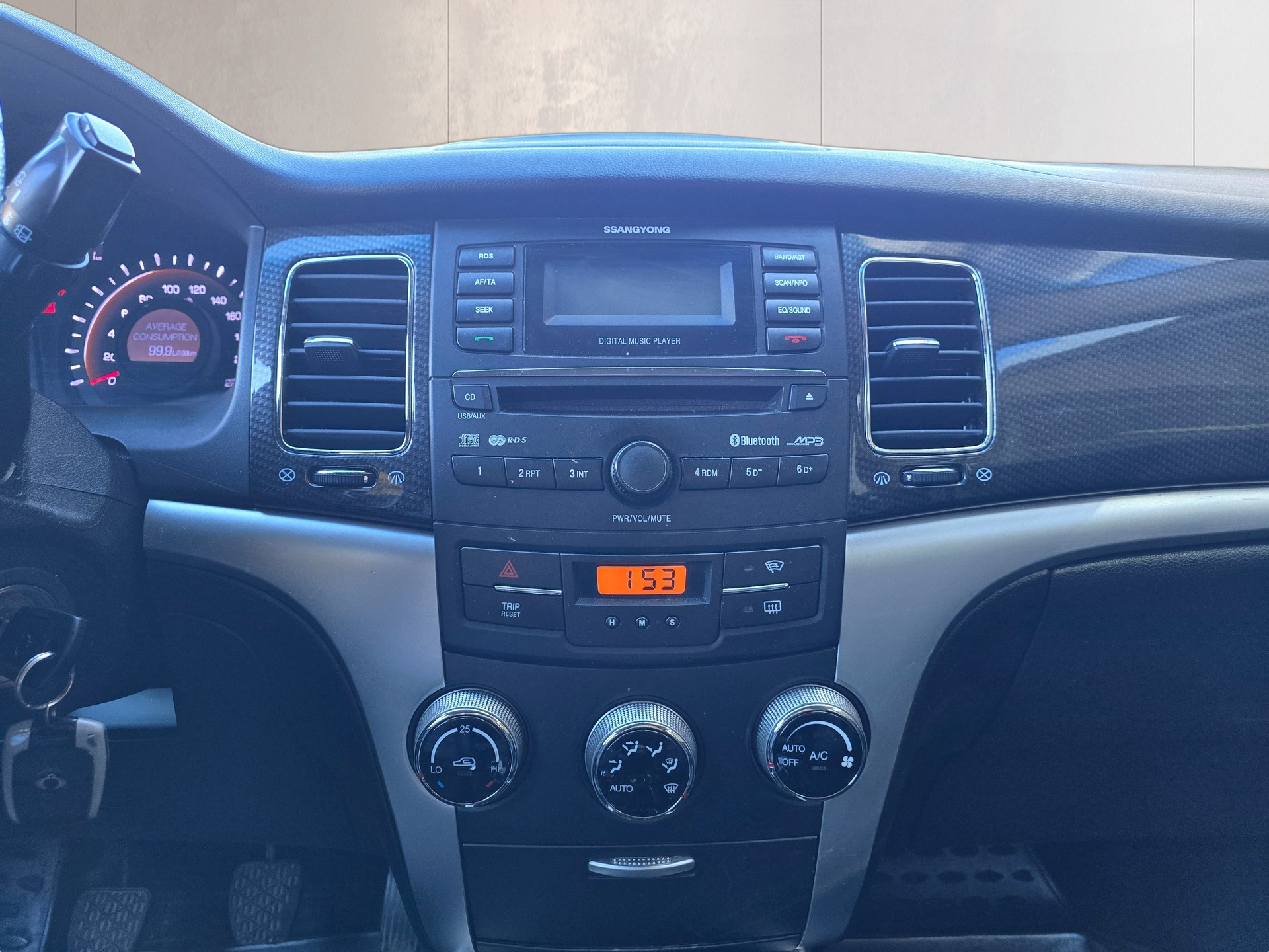 KGM-SsangYong Korando 2.0i Quartz 4WD-image-14