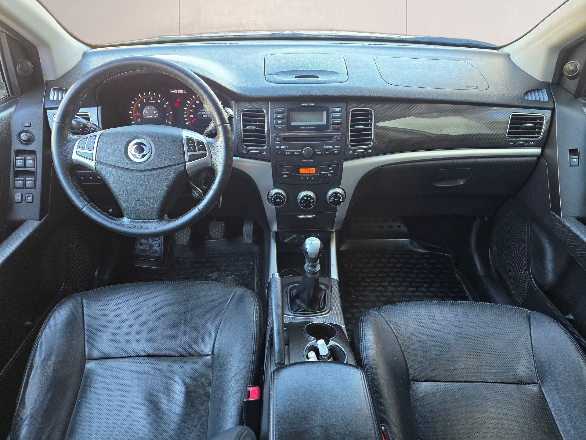 KGM-SsangYong Korando 2.0i Quartz 4WD-image-10