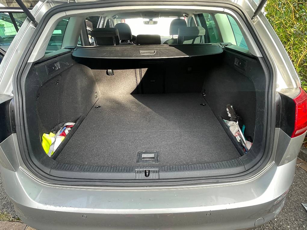 VW Golf Variant 1.6 TDI Allstar-image-3