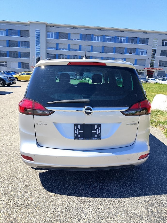 OPEL Zafira 1.6i Turbo 120 Years-image-4