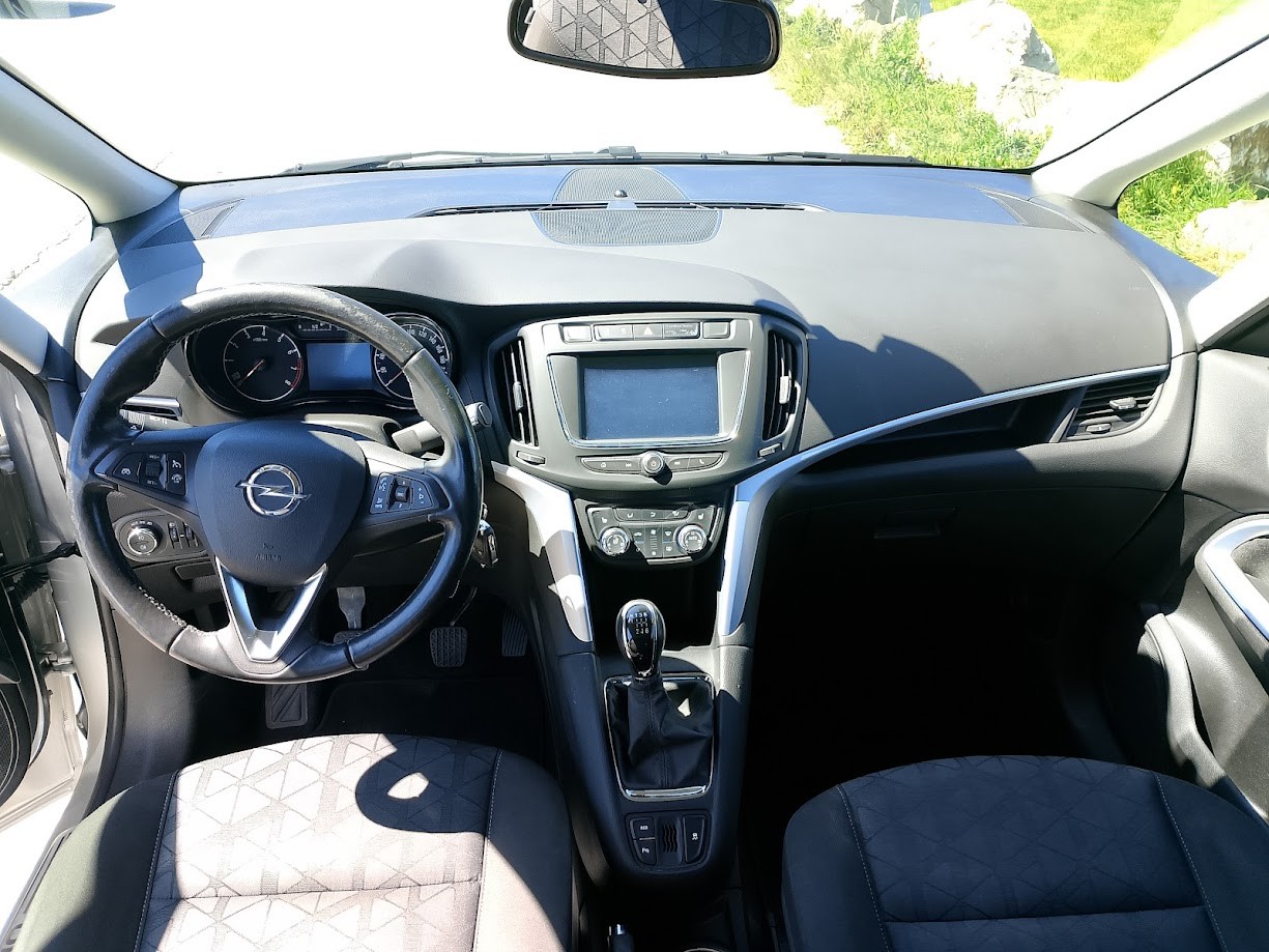 OPEL Zafira 1.6i Turbo 120 Years-image-8