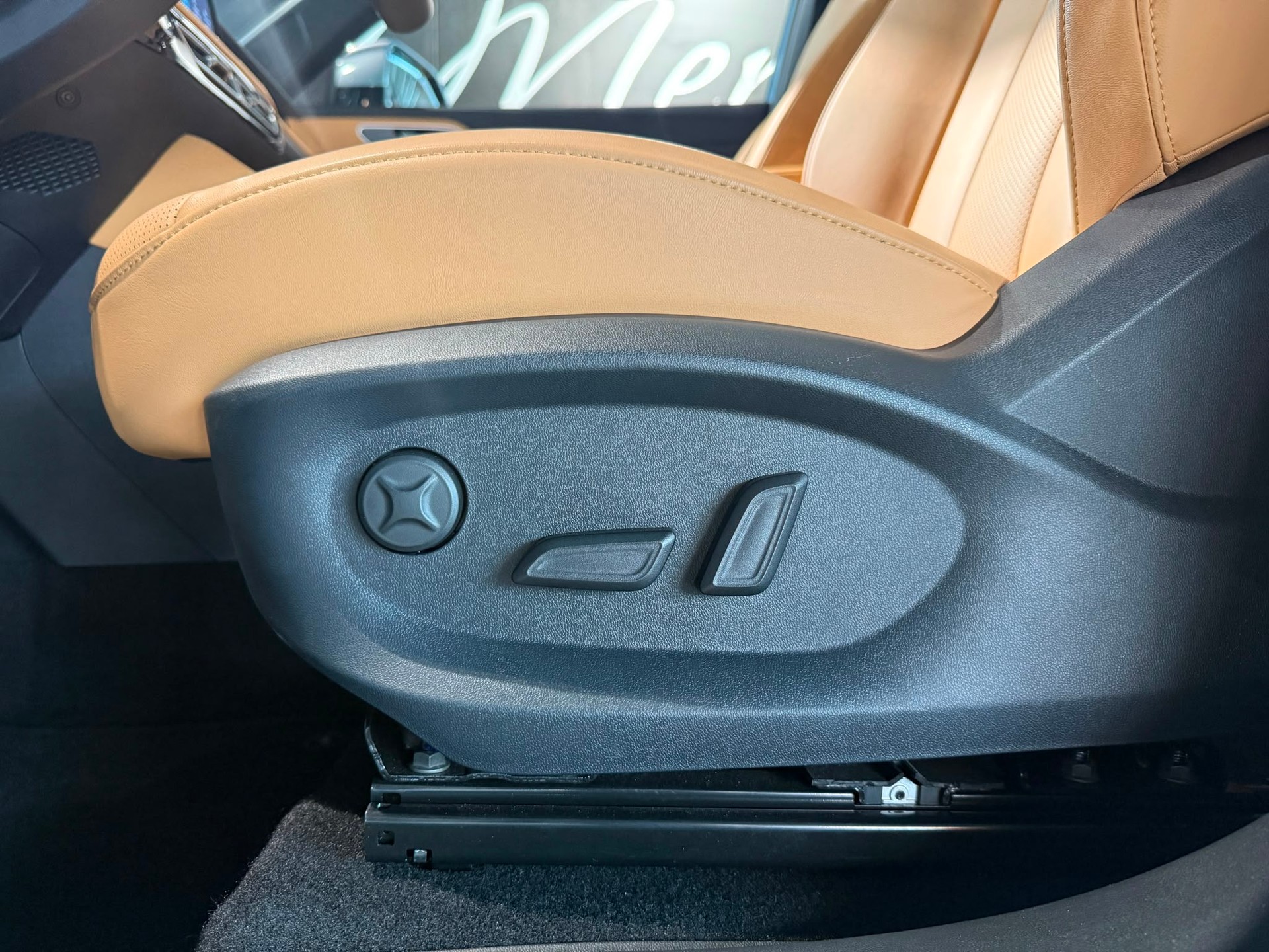 MG HS 1.5 T PHEV Luxury-image-5