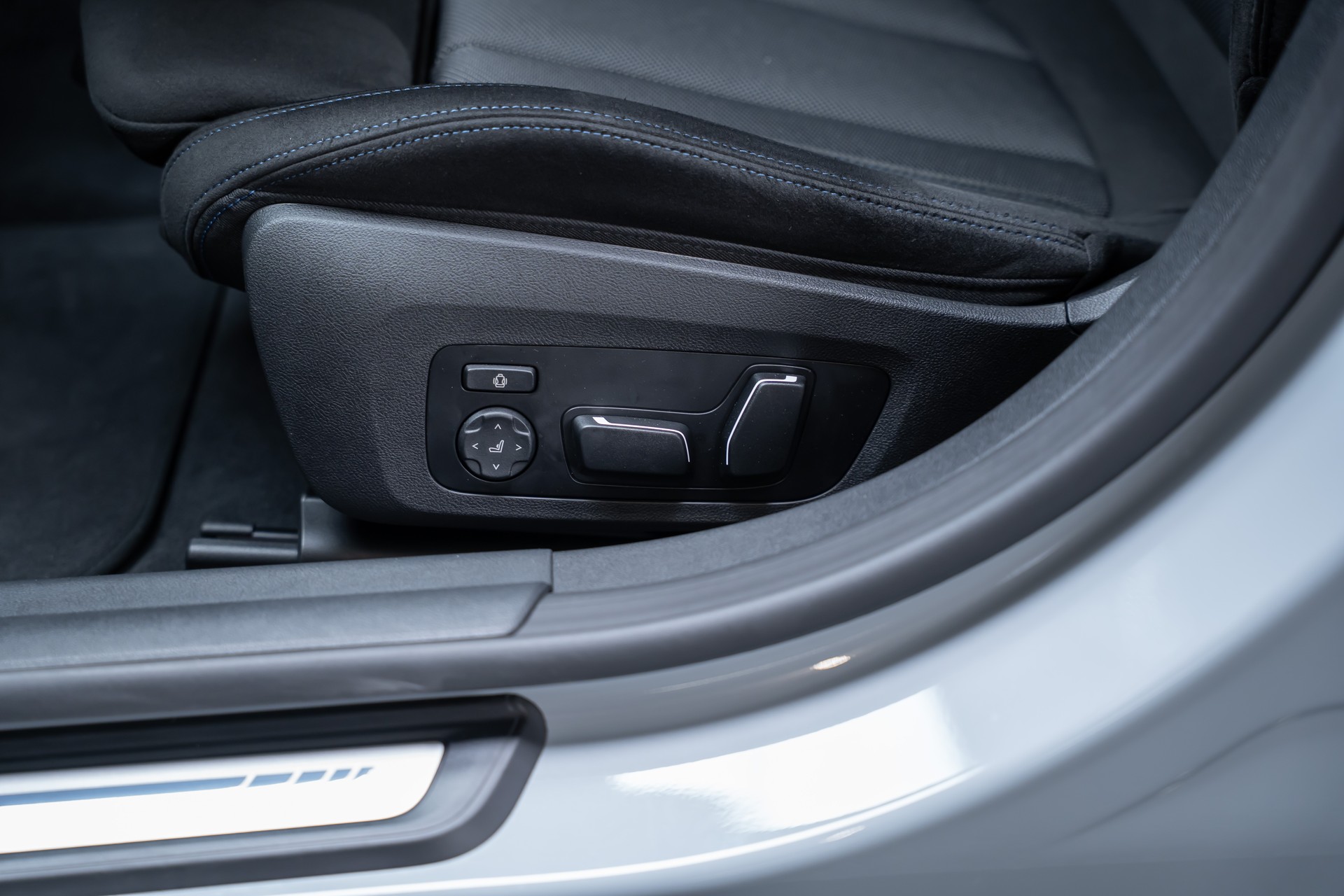 BMW M440i xDrive Gran Coupé / LCI / 360°Kamera / HeadUp-Display / el.Sitze-image-15