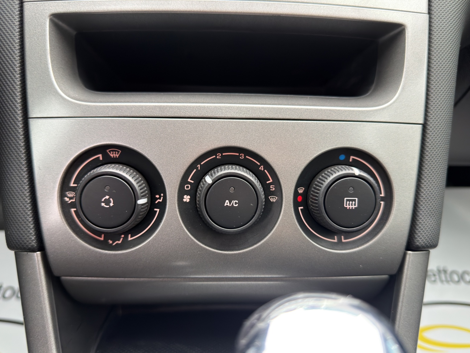 PEUGEOT 308 SW 1.6 HDI Access EGS6-image-10