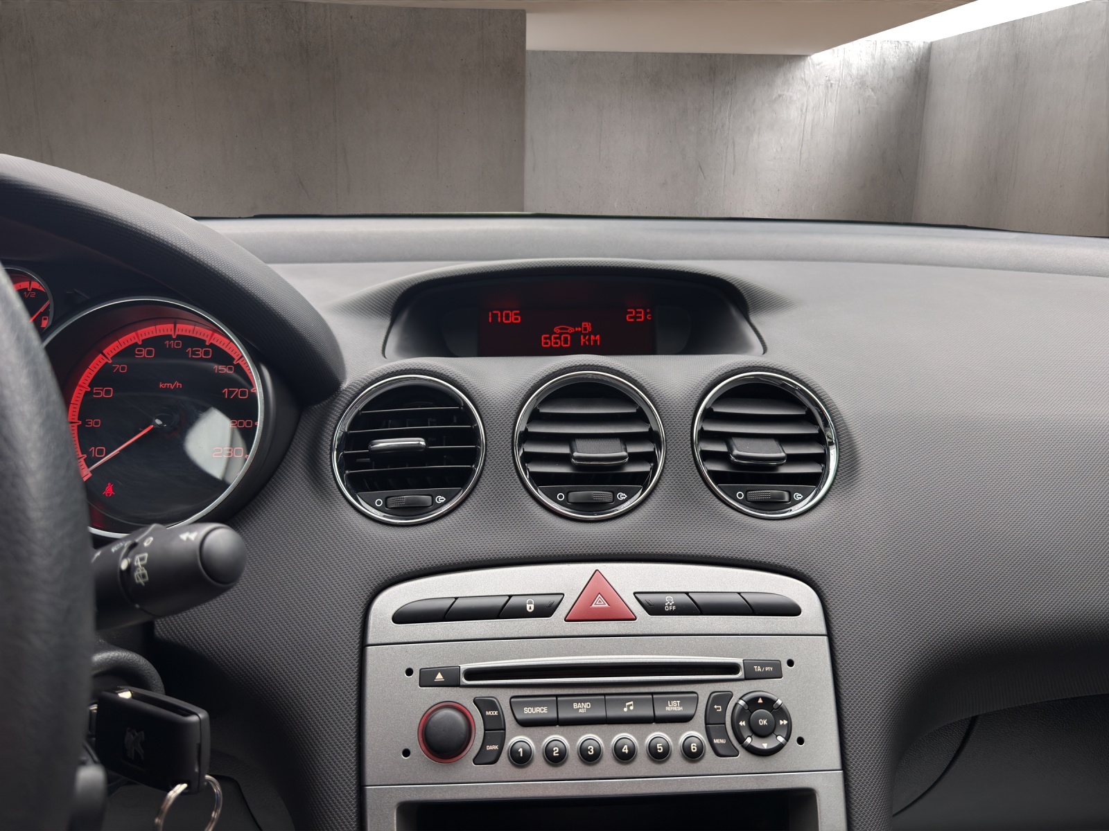 PEUGEOT 308 SW 1.6 HDI Access EGS6-image-11