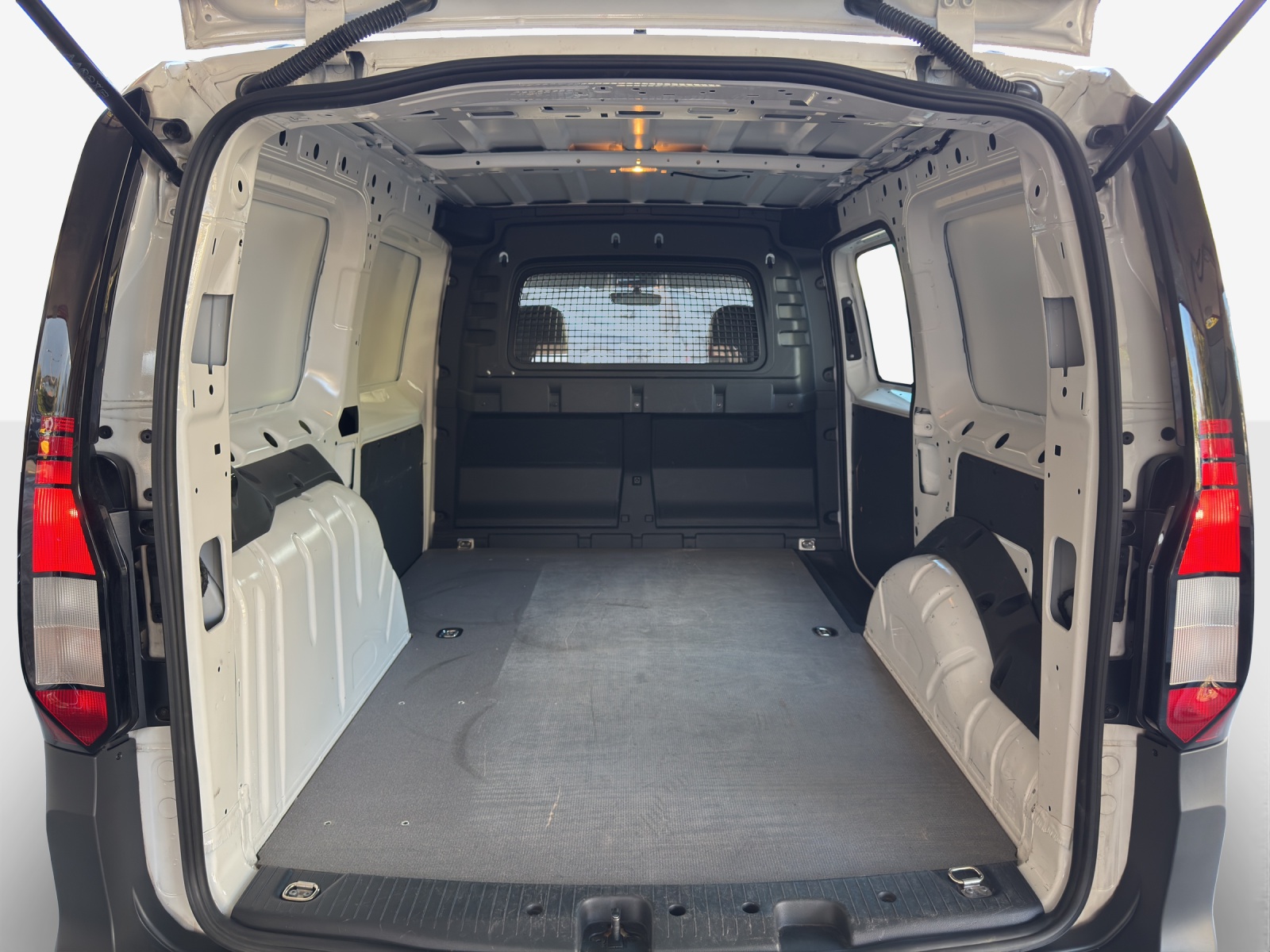 VW Caddy Cargo 2.0TDI Maxi 4Motion-image-12