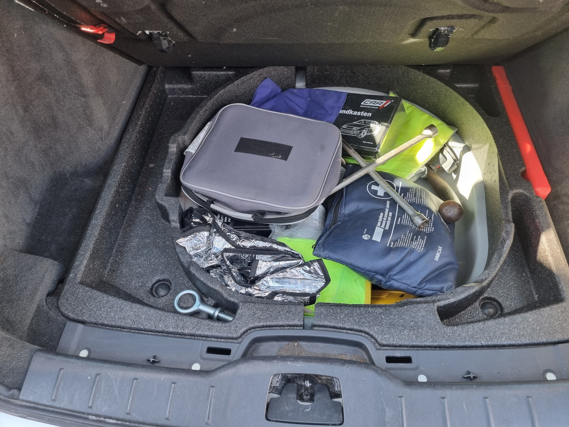 VOLVO V50 2.4 Geartronic-image-15