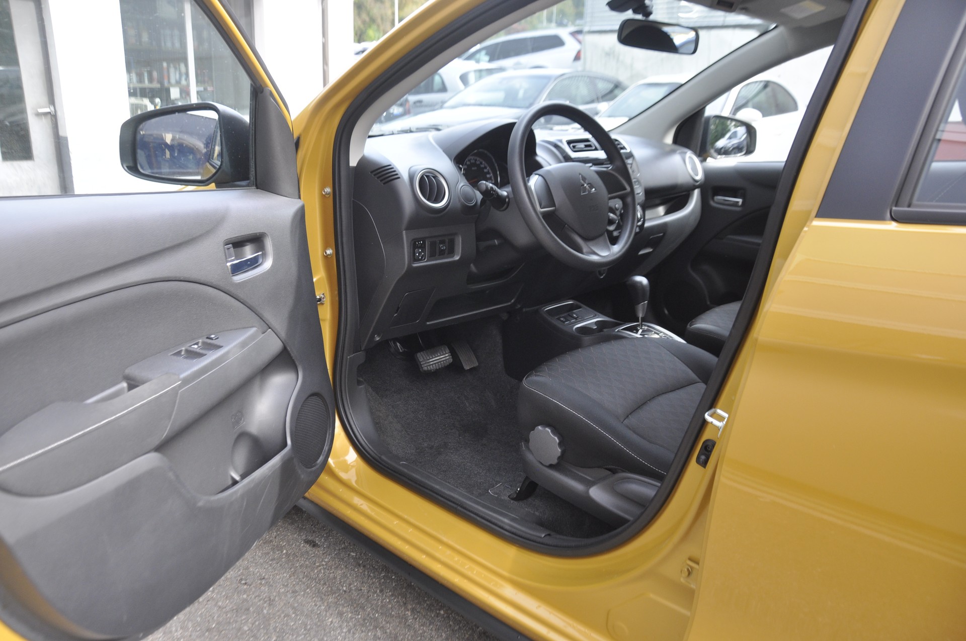 MITSUBISHI Space Star 1.2 CVT Pure-image-3