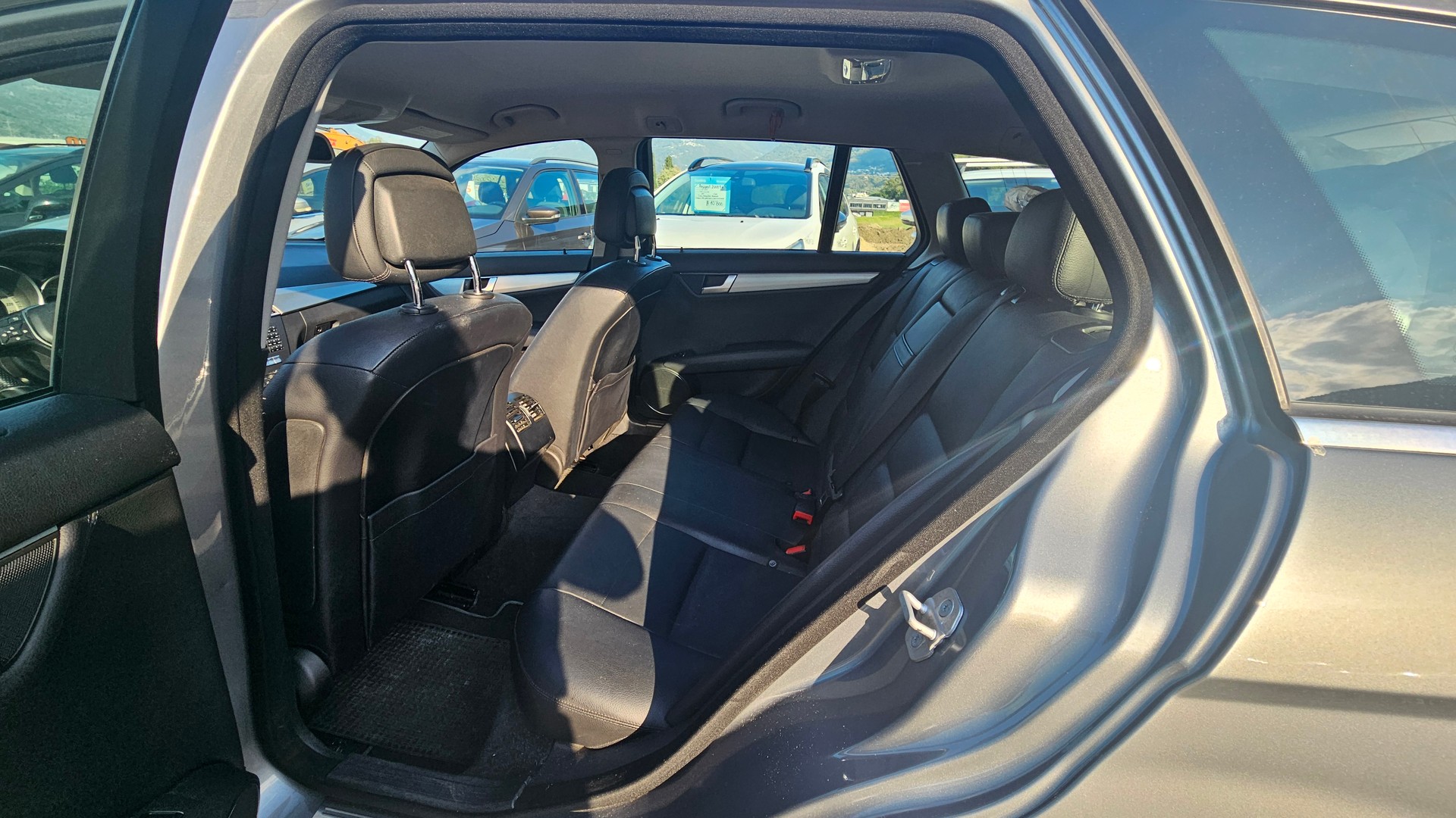 MERCEDES-BENZ C 200 Avantgarde 7G-Tronic-image-6