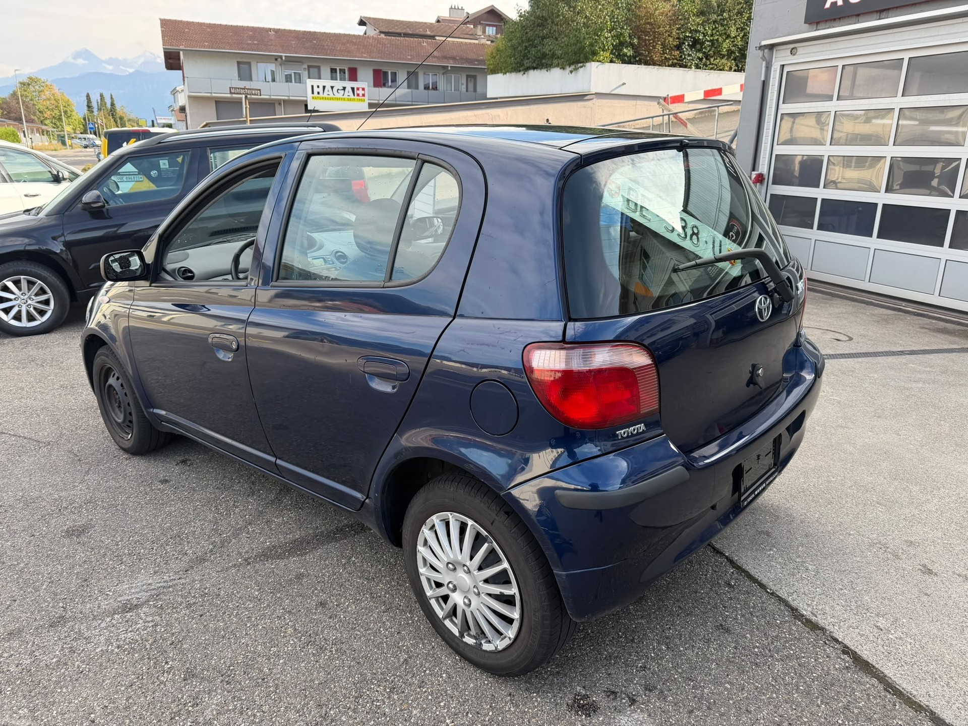 TOYOTA Yaris 1.3 Linea Sol-image-3