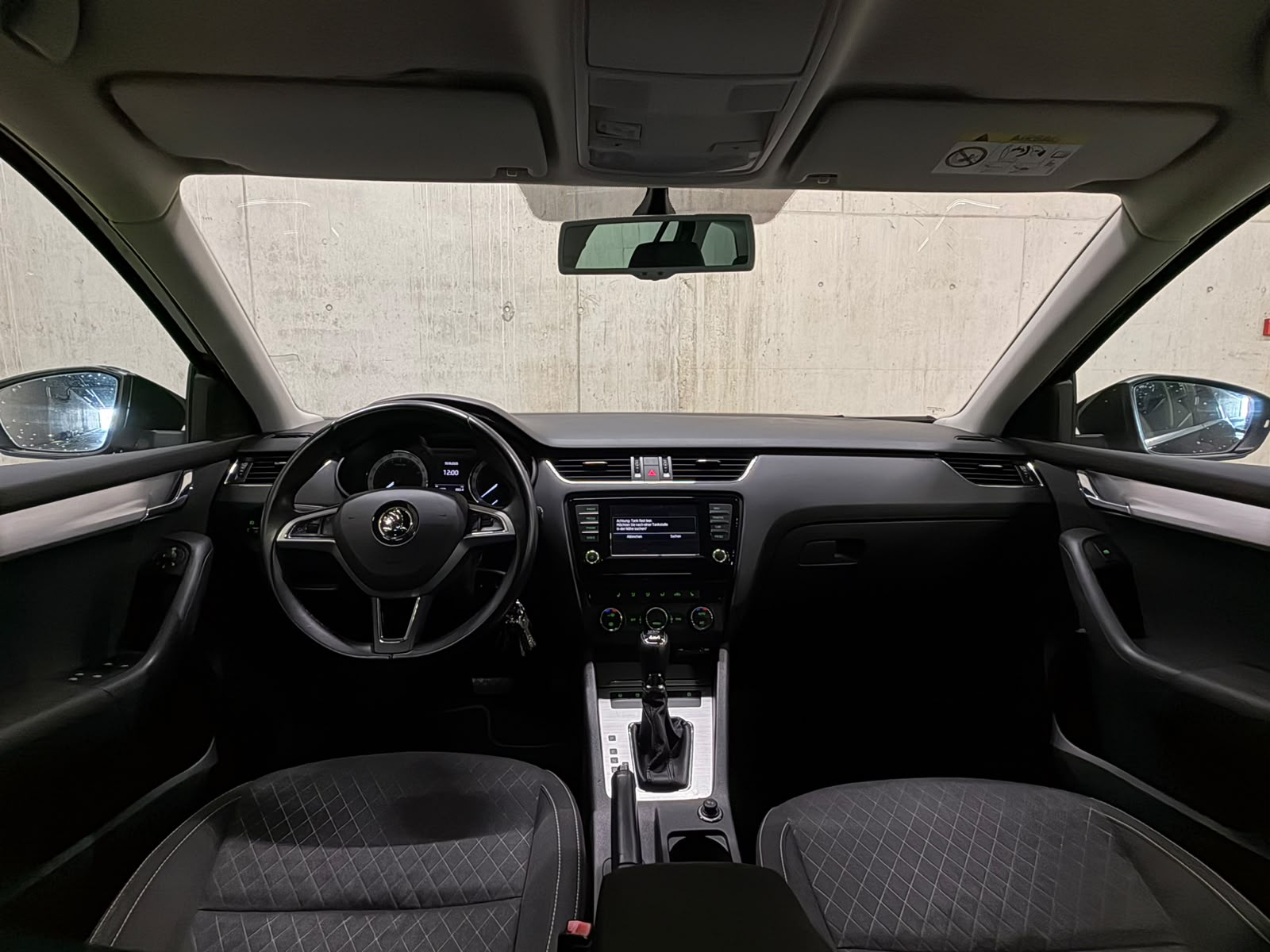 SKODA Octavia Combi 2.0 TDI Swiss Edition 4x4 DSG-image-7