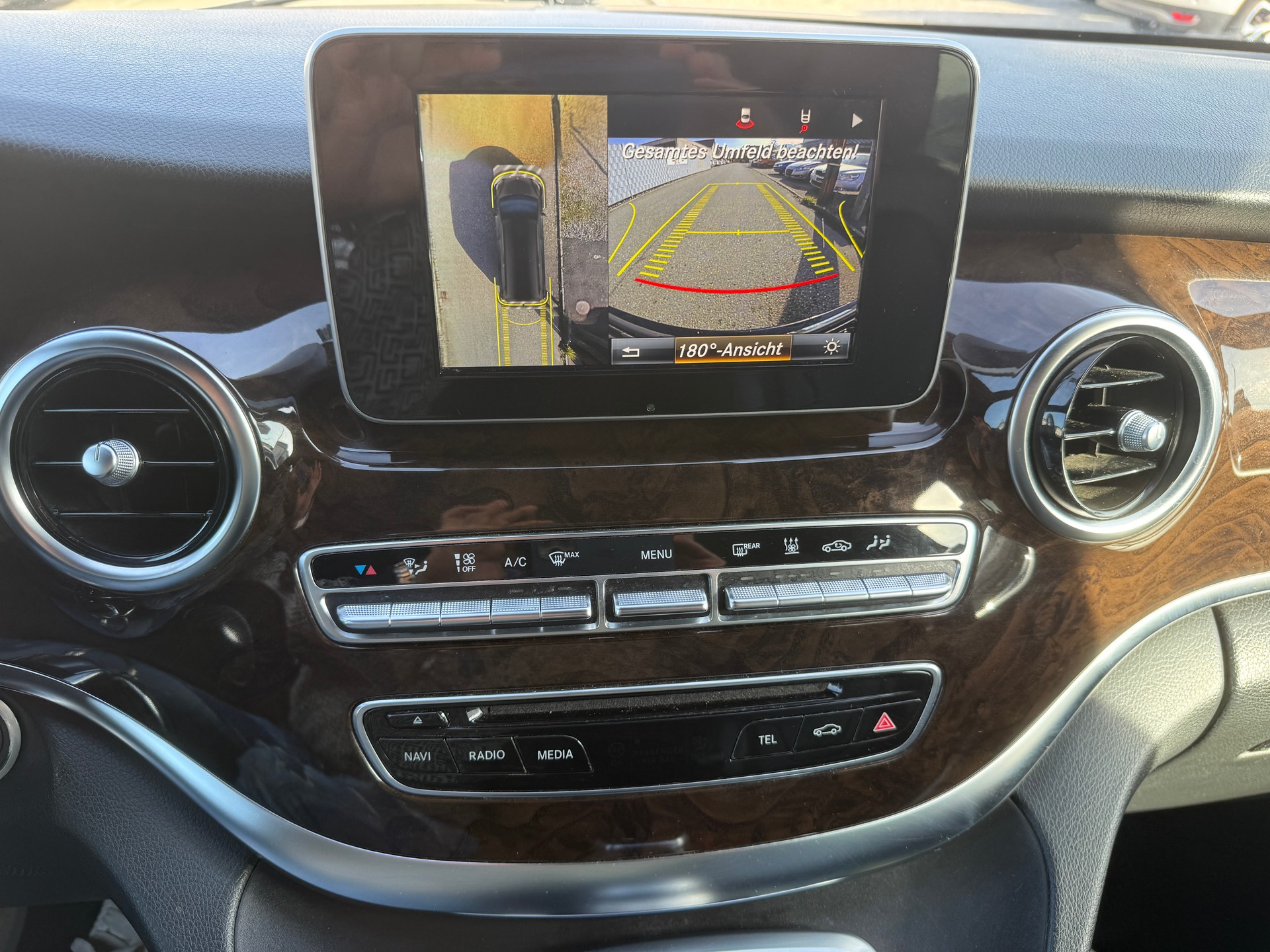 MERCEDES-BENZ V 250 d Avantgarde lang 4Matic 7G-Tronic-image-12