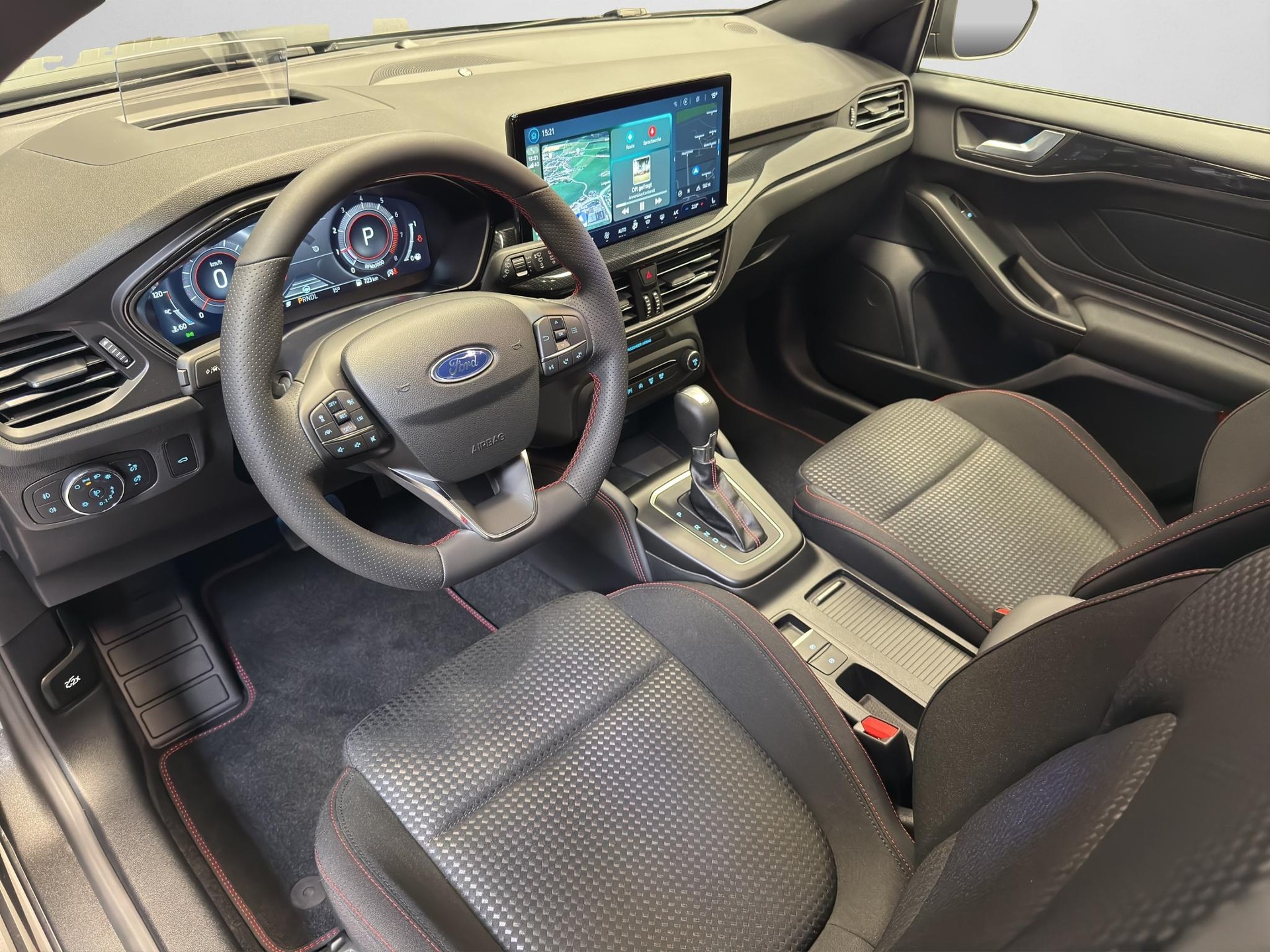 FORD Focus 1.0i EcoB Hybrid 155 ST-Line X-image-10