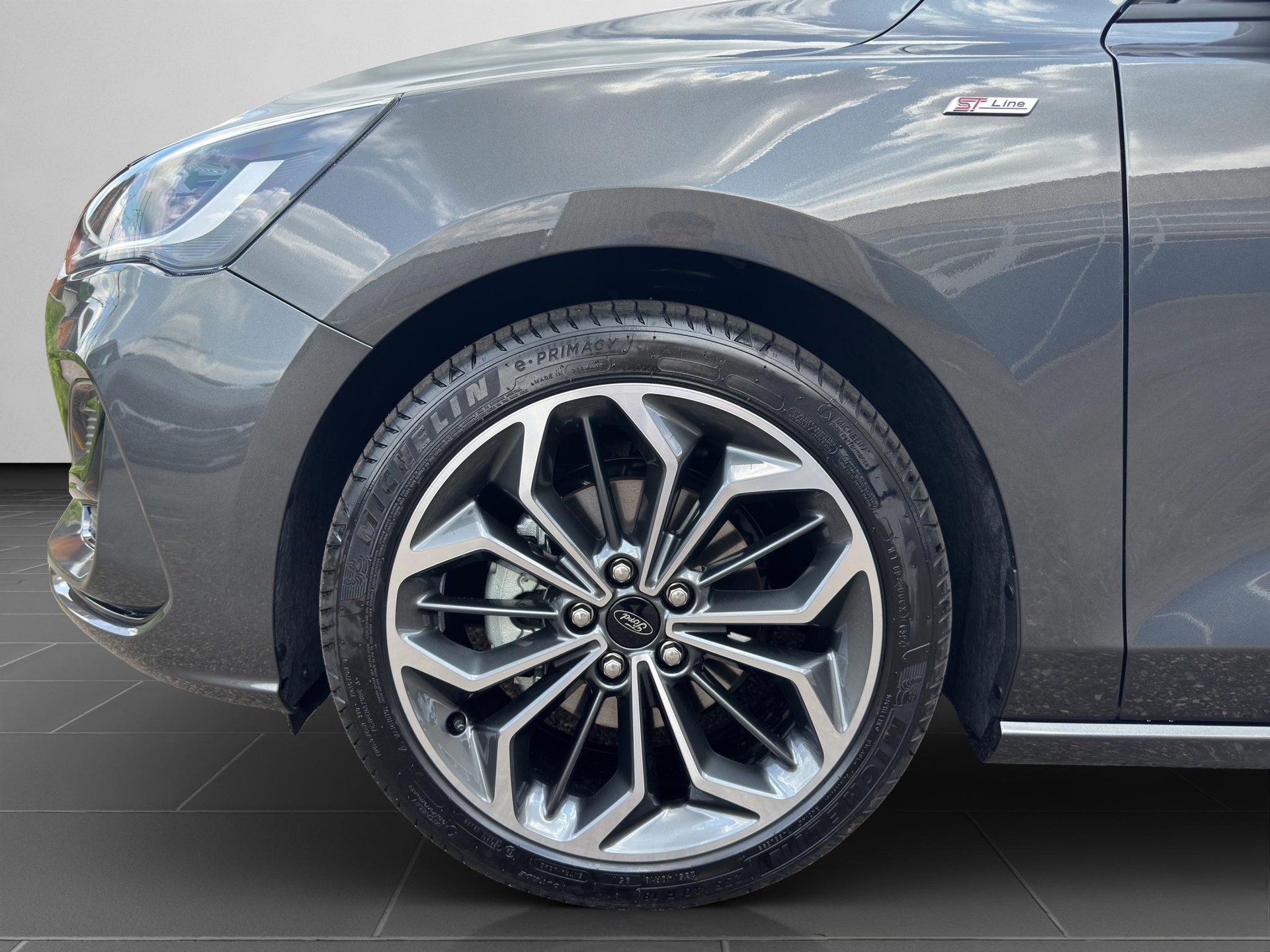 FORD Focus 1.0i EcoB Hybrid 155 ST-Line X-image-21