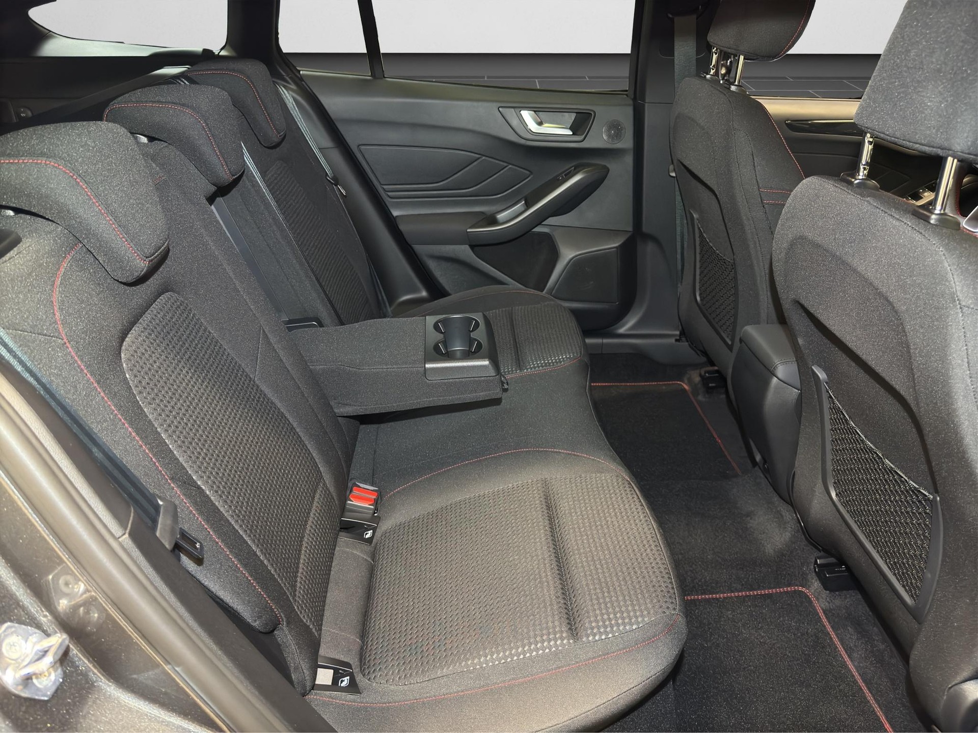FORD Focus 1.0i EcoB Hybrid 155 ST-Line X-image-14
