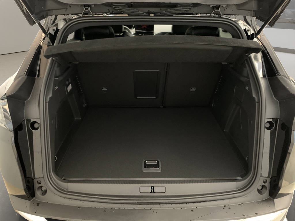 PEUGEOT 3008 Plug-in Hybrid 180 Allure-image-10