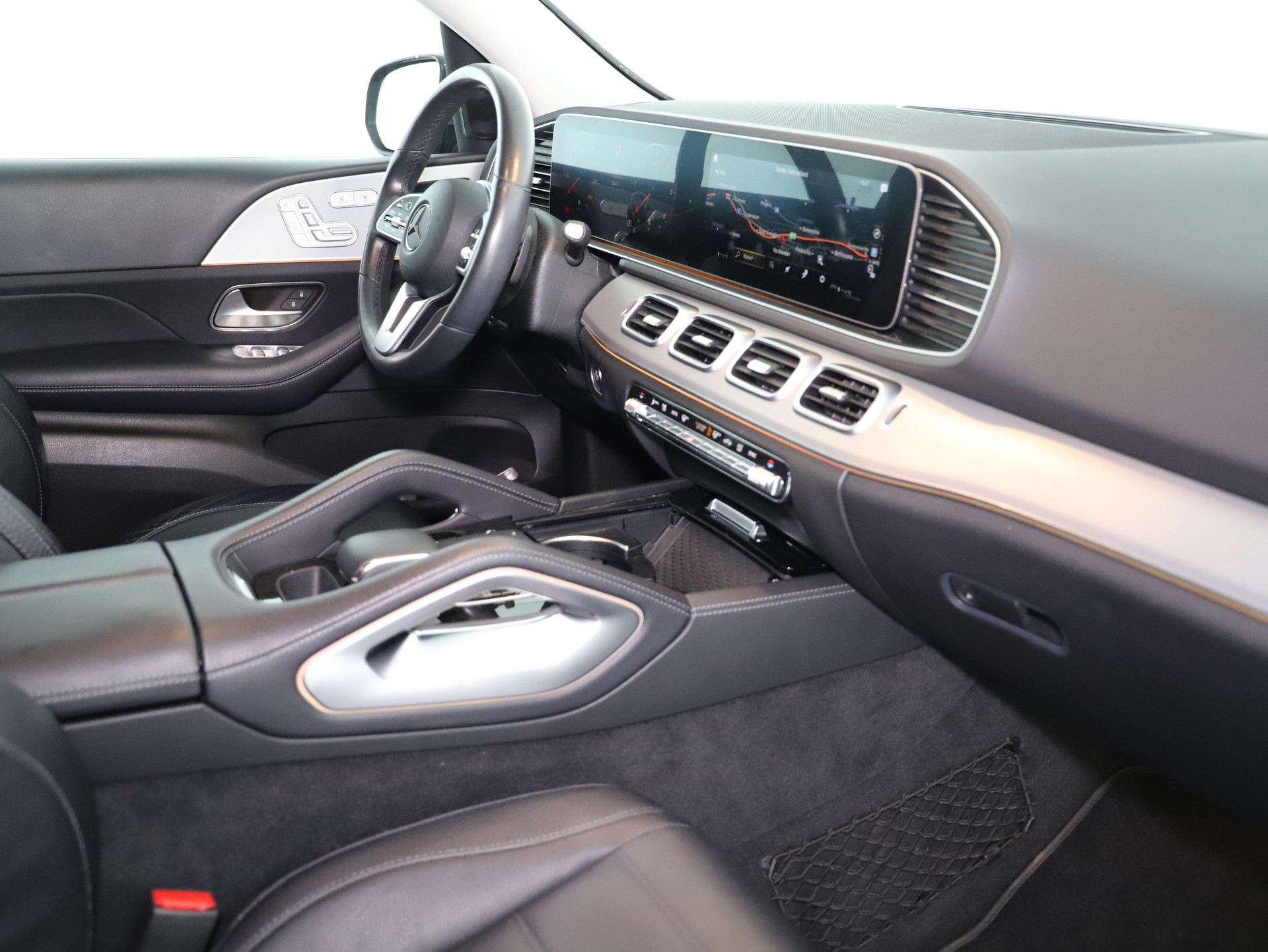 MERCEDES-BENZ GLE 300 d 4Matic-image-10