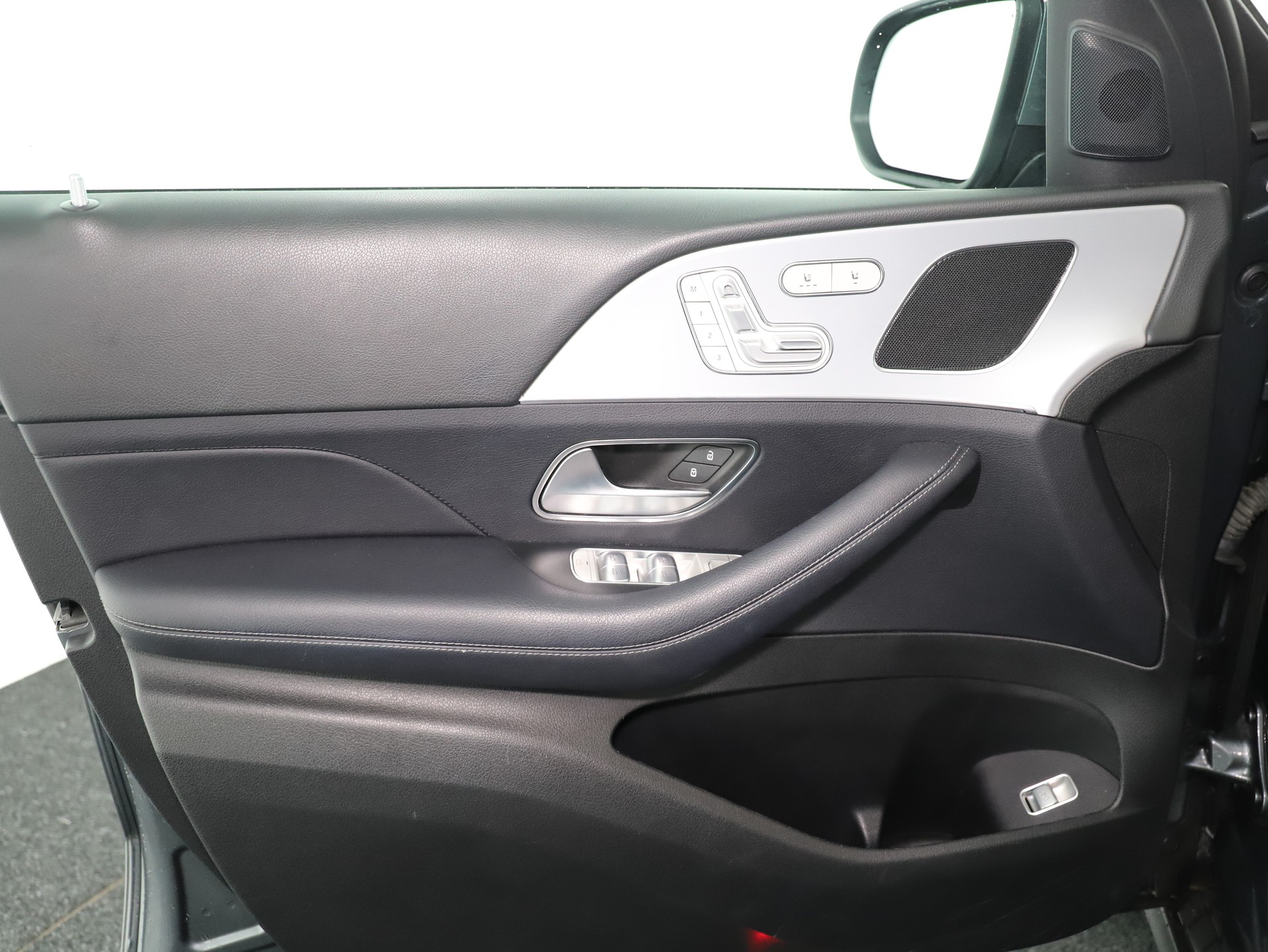 MERCEDES-BENZ GLE 300 d 4Matic-image-12
