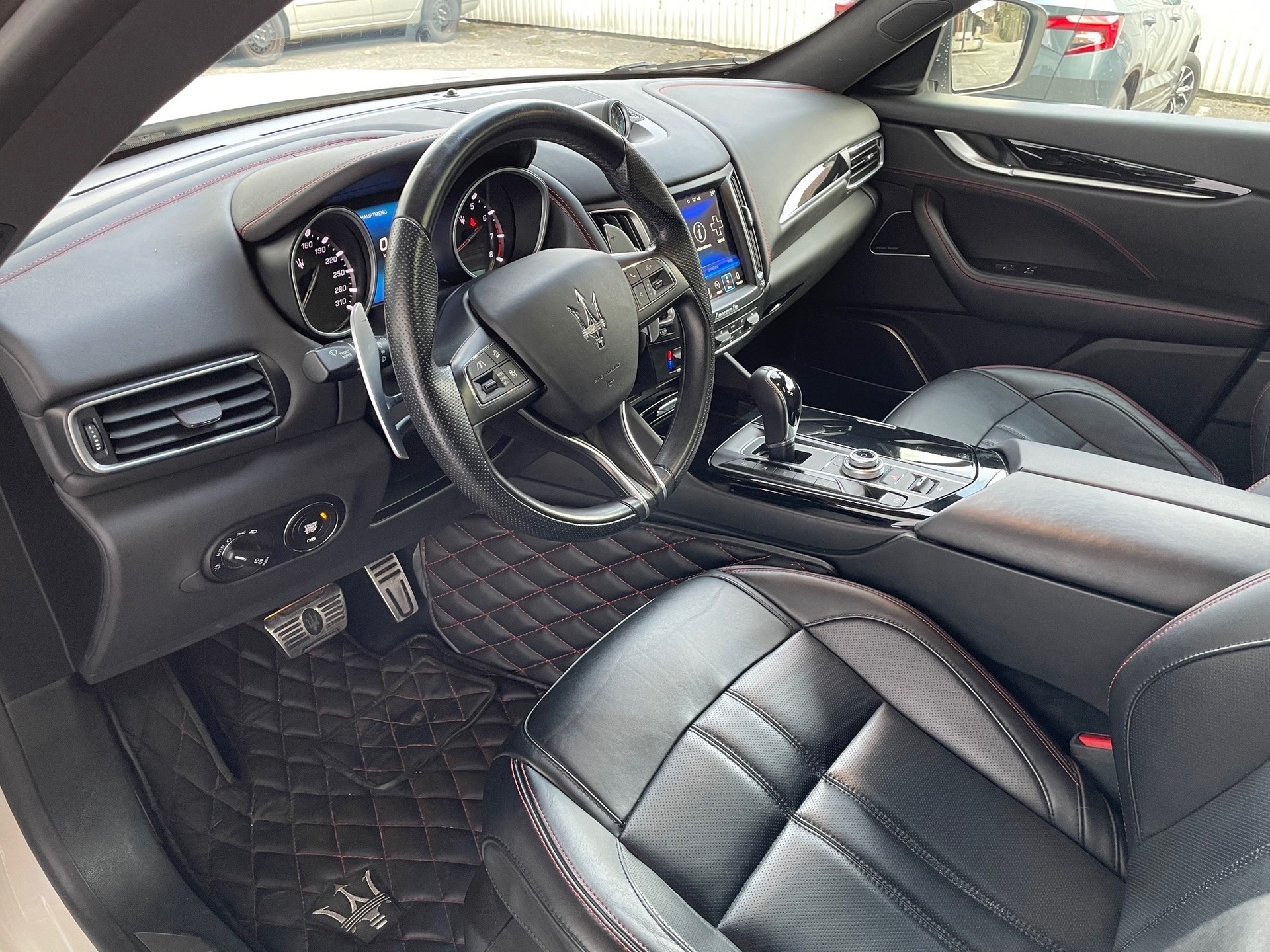 MASERATI Levante S 3.0 V6 Automatica-image-8