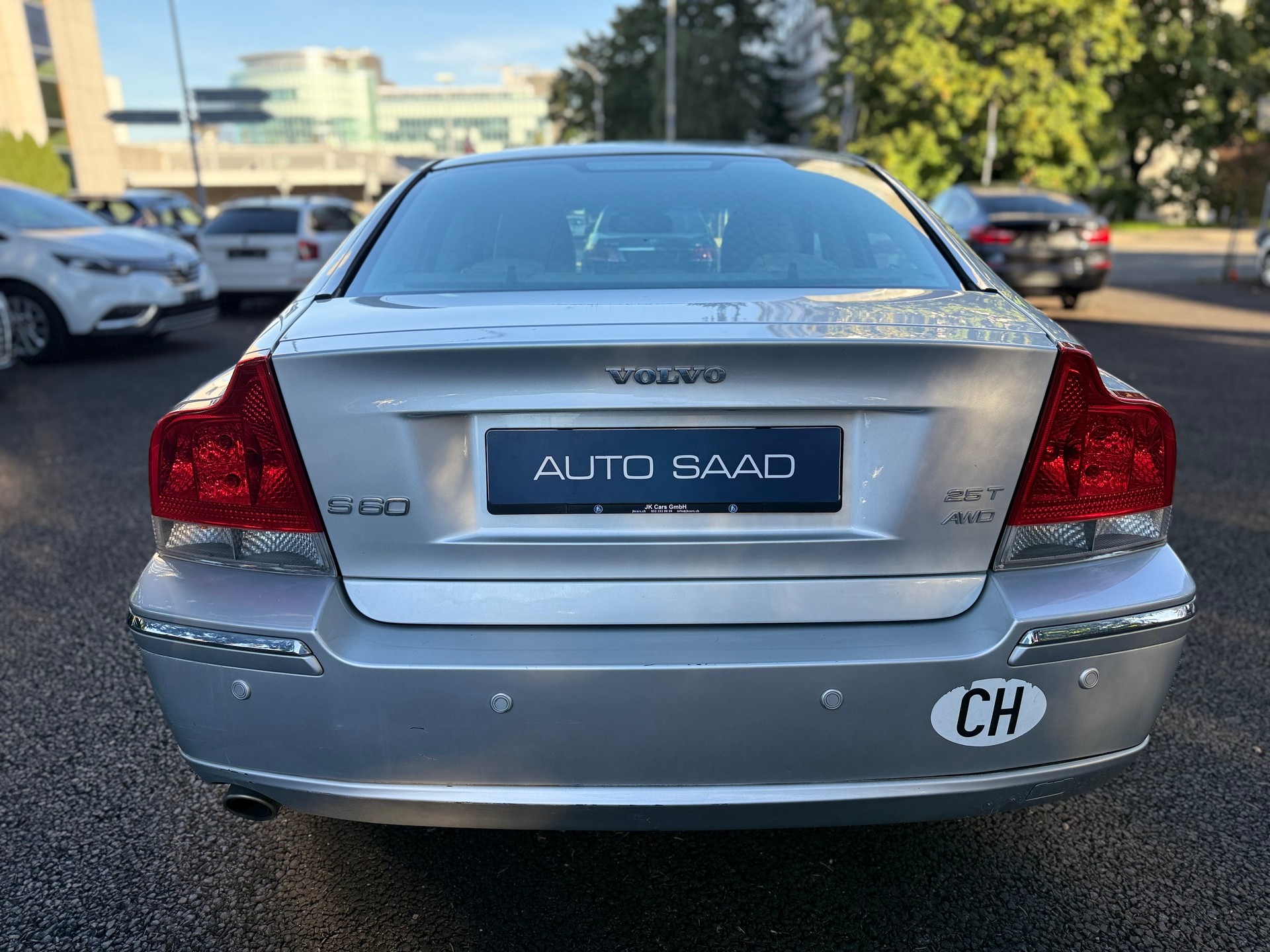 VOLVO S60 2.5T AWD Kinetic-image-3