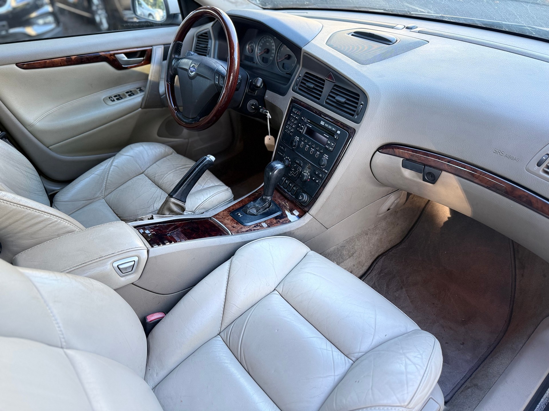 VOLVO S60 2.5T AWD Kinetic-image-6