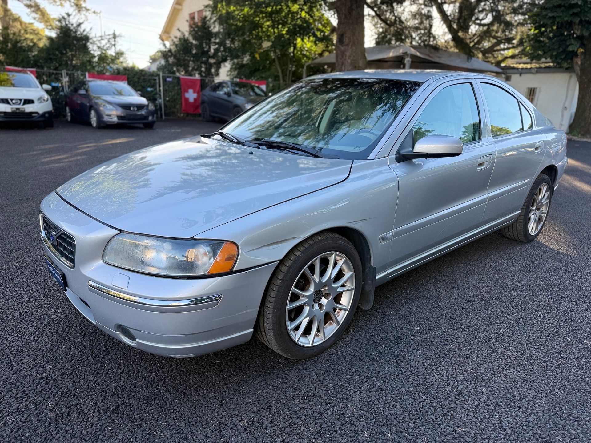VOLVO S60 2.5T AWD Kinetic-image-1