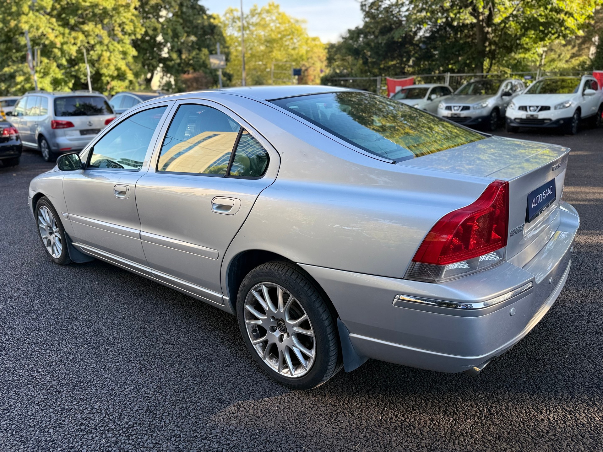 VOLVO S60 2.5T AWD Kinetic-image-2
