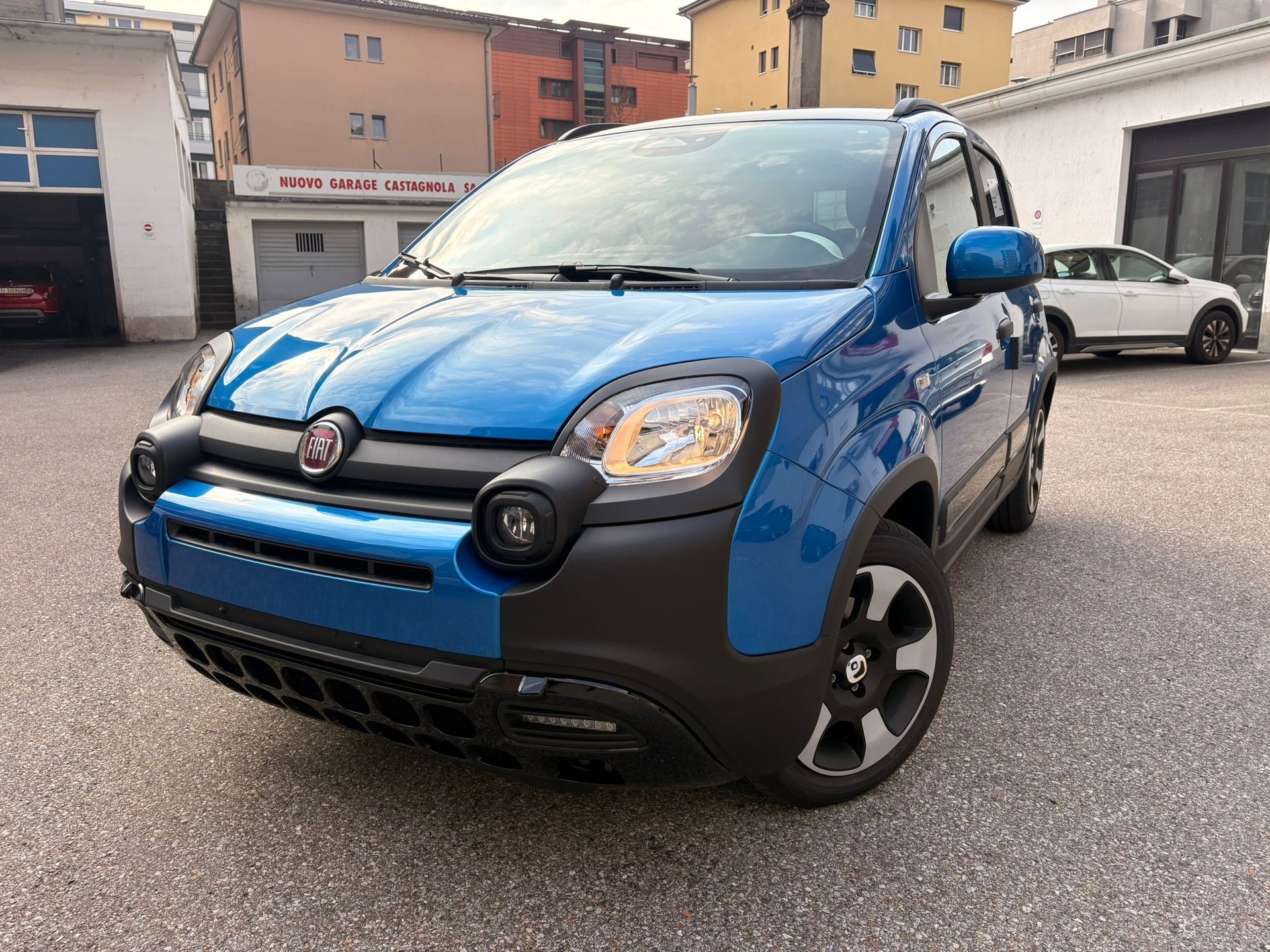 FIAT Panda 1.0 MHEV Cross-image-0
