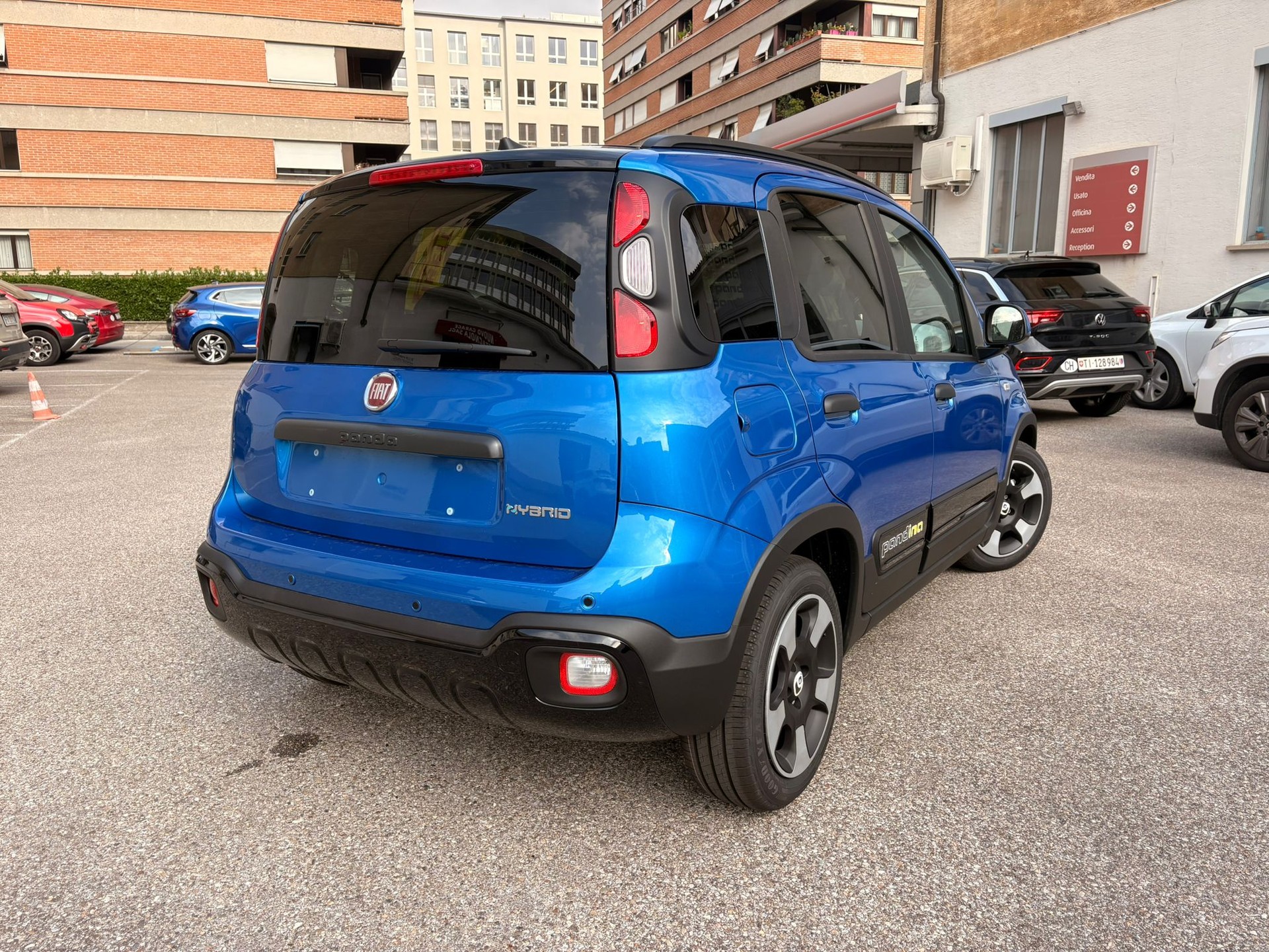FIAT Panda 1.0 MHEV Cross-image-3