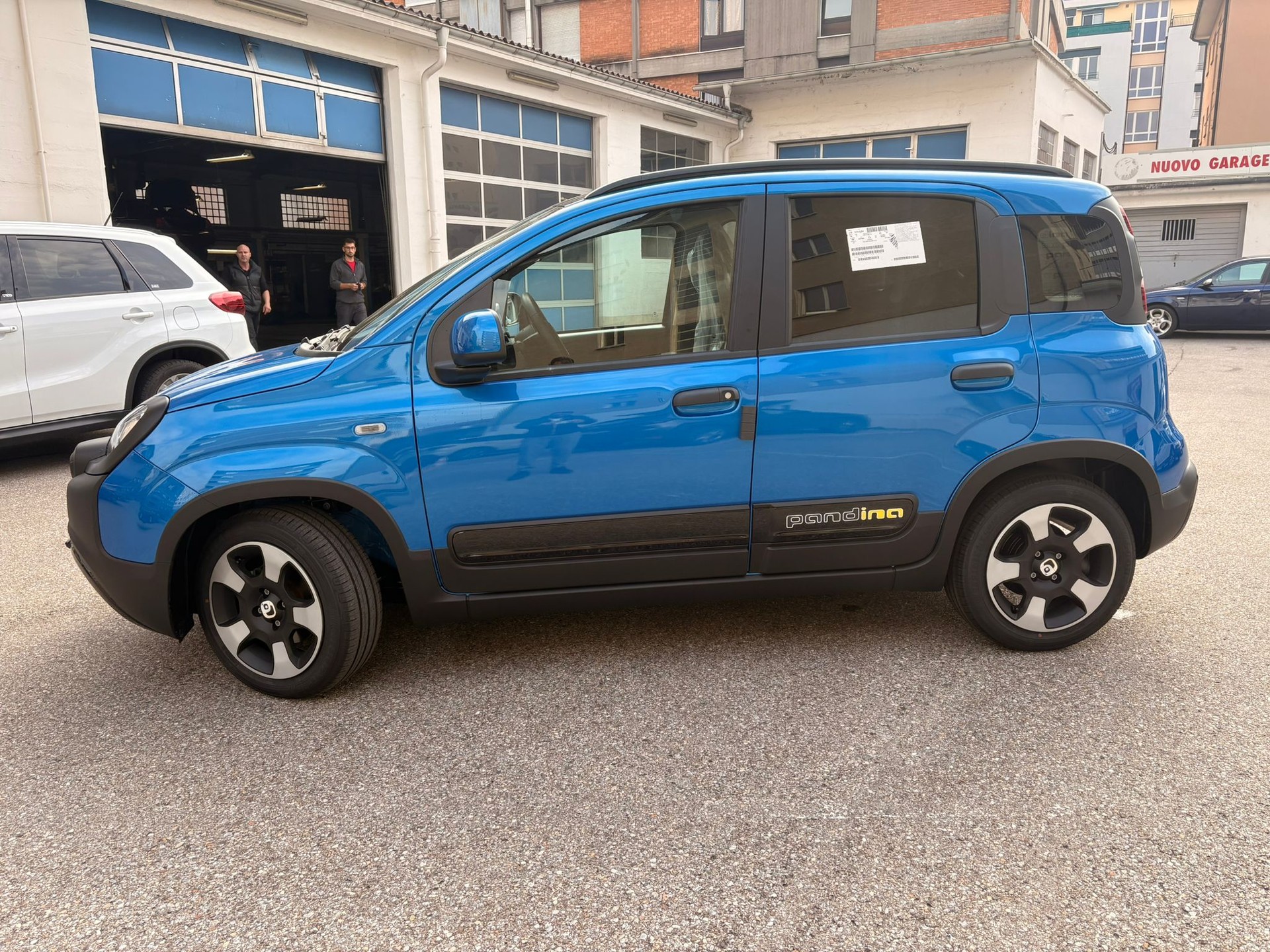 FIAT Panda 1.0 MHEV Cross-image-1
