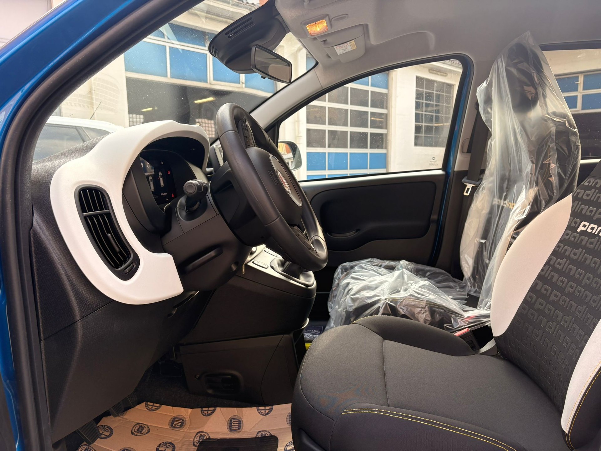 FIAT Panda 1.0 MHEV Cross-image-5