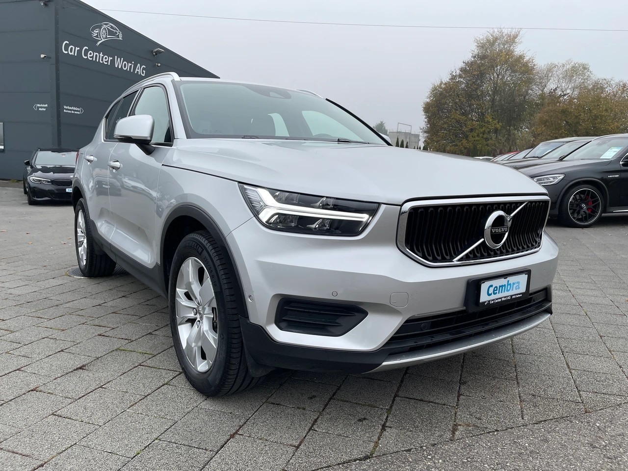 VOLVO XC40 T4 AWD Momentum Geartronic-image-5