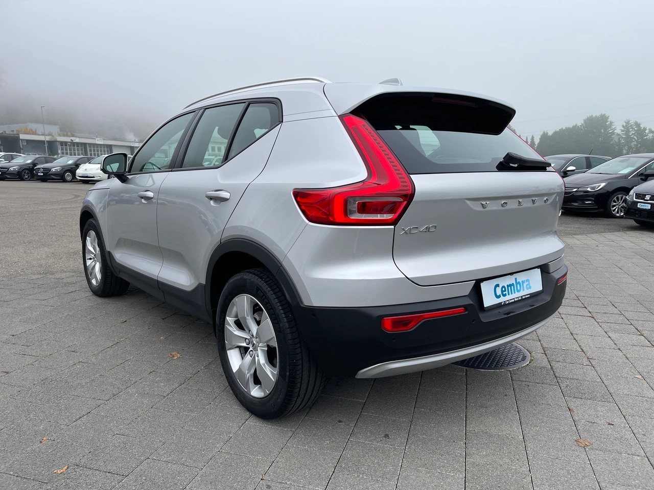 VOLVO XC40 T4 AWD Momentum Geartronic-image-2