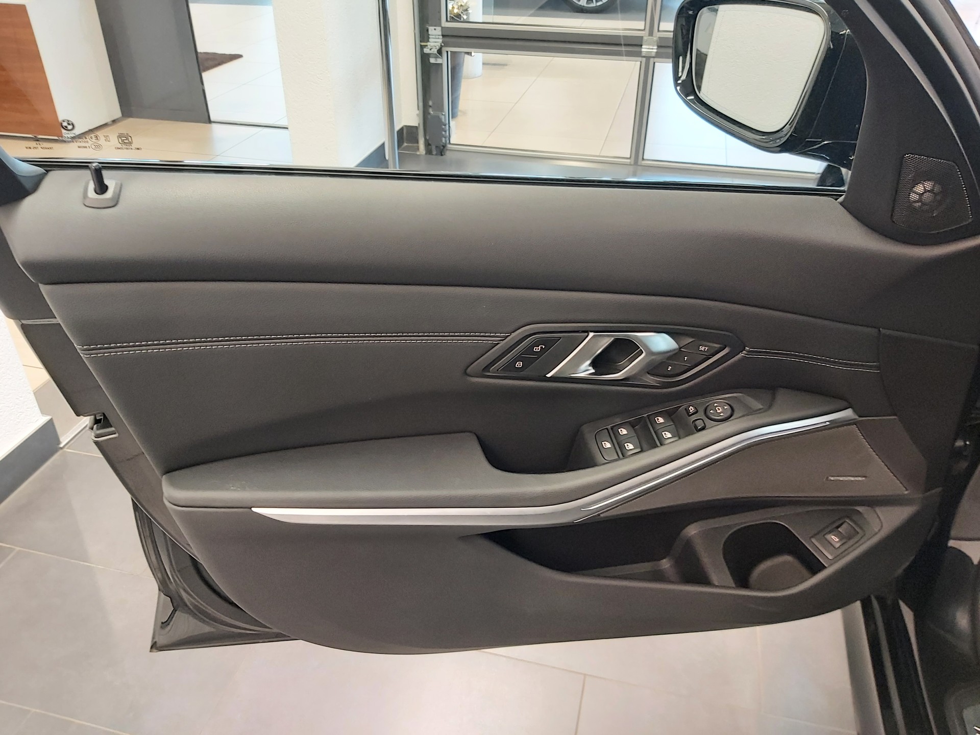 BMW 320d xDrive M Sport Limousine-image-16