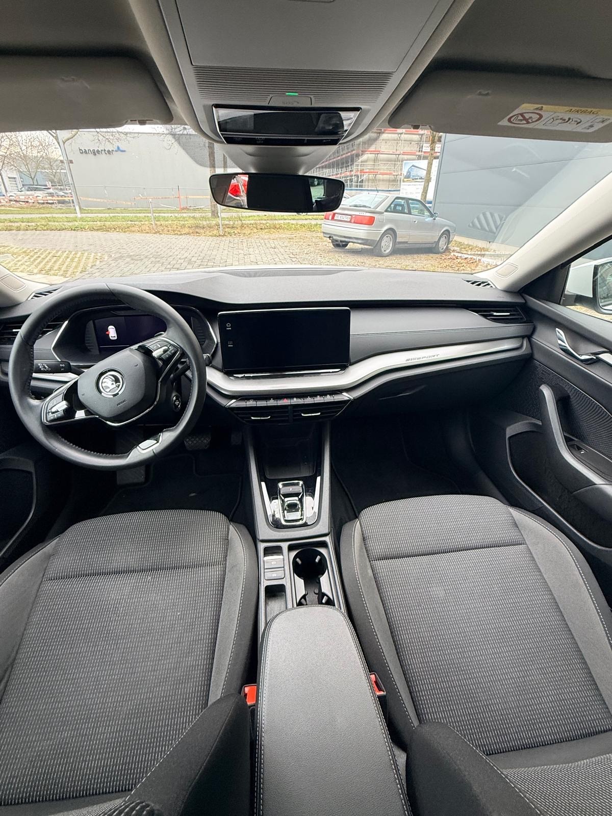 SKODA Octavia Combi 1.0 TSI mHEV DSG Ambition-image-8