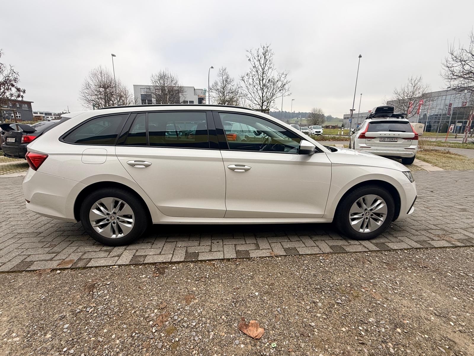 SKODA Octavia Combi 1.0 TSI mHEV DSG Ambition-image-3