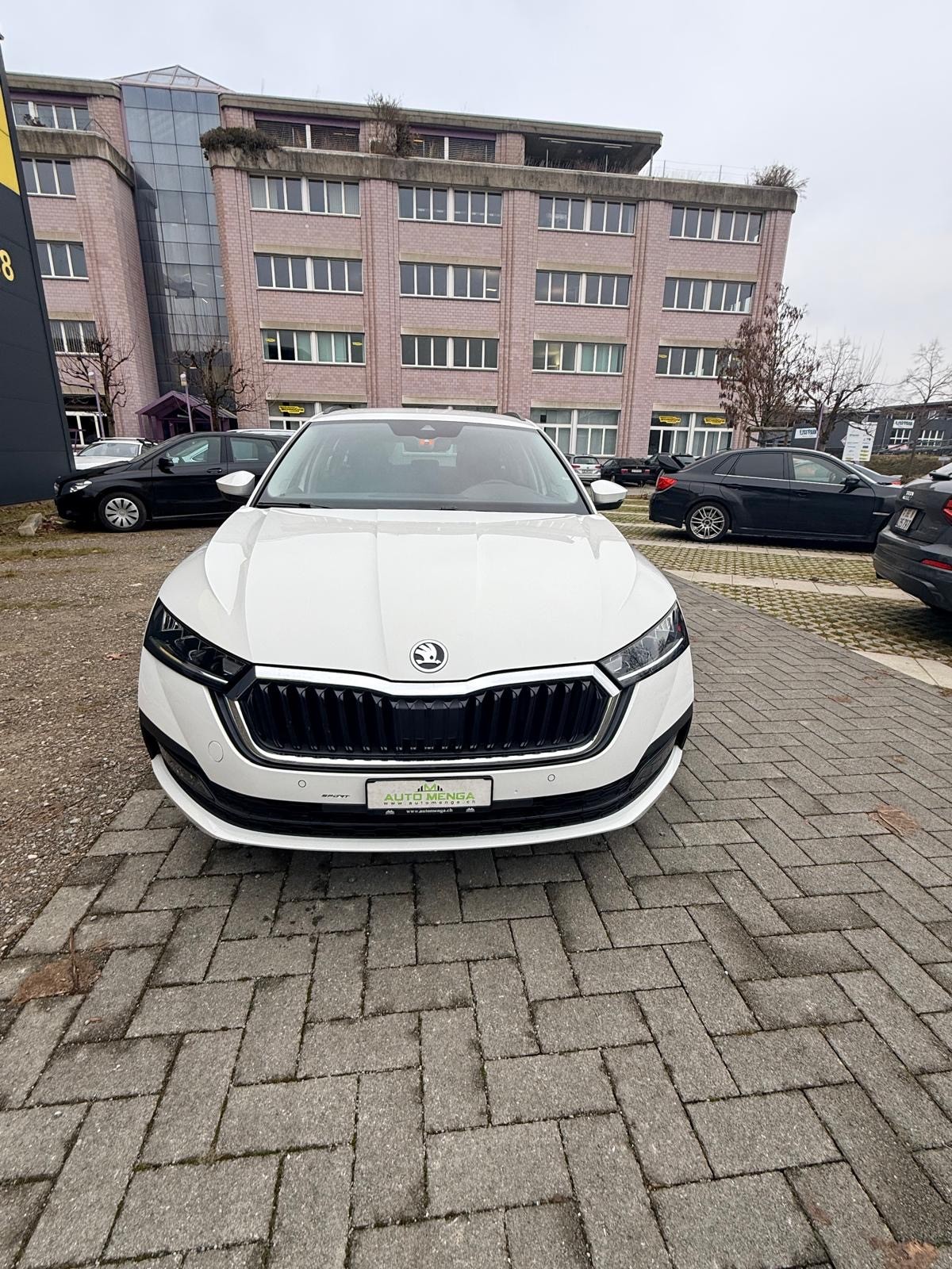 SKODA Octavia Combi 1.0 TSI mHEV DSG Ambition-image-1