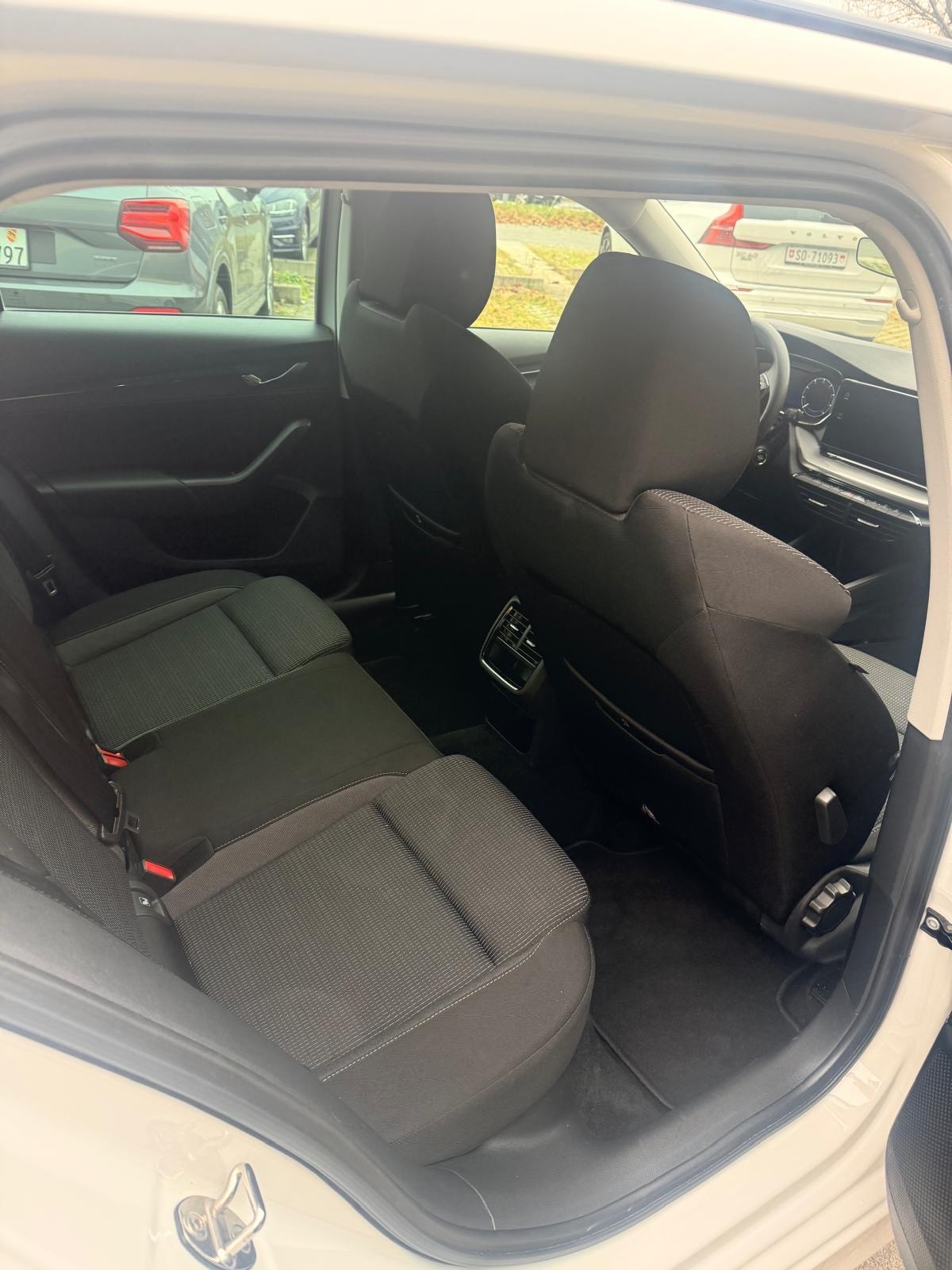 SKODA Octavia Combi 1.0 TSI mHEV DSG Ambition-image-11