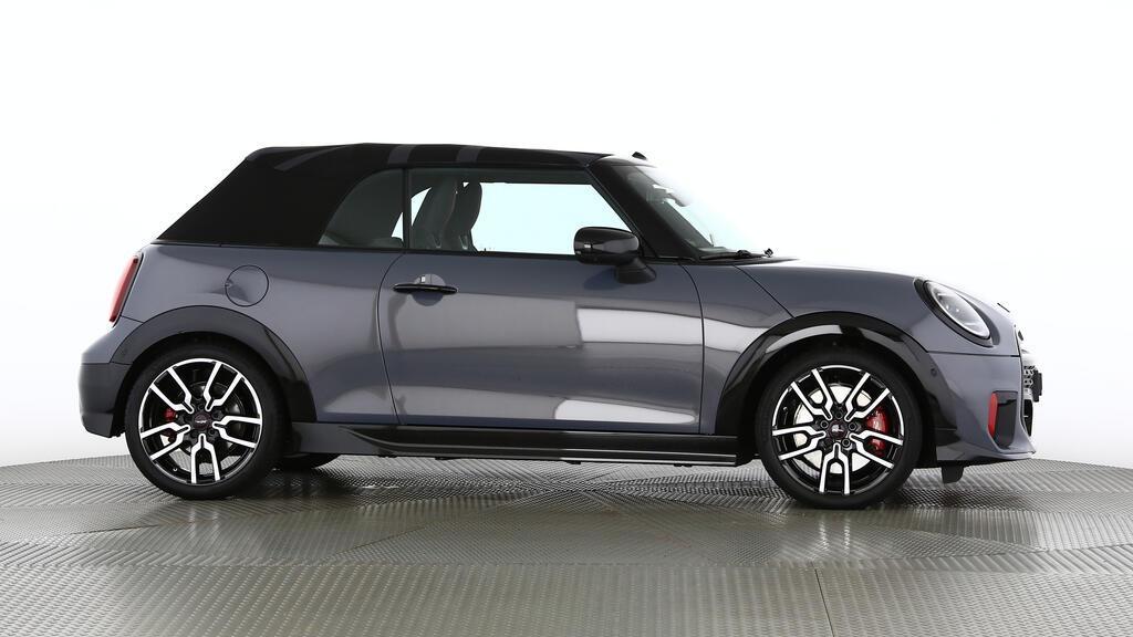 MINI John Cooper Works Cabrio-image-2